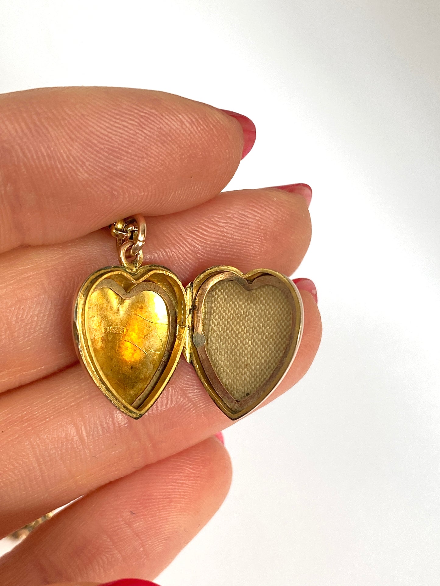 Antique, Victorian, 9ct Gold Puffy Heart Locket with 9ct Gold Chain, Hallmarked, Chester, 1901
