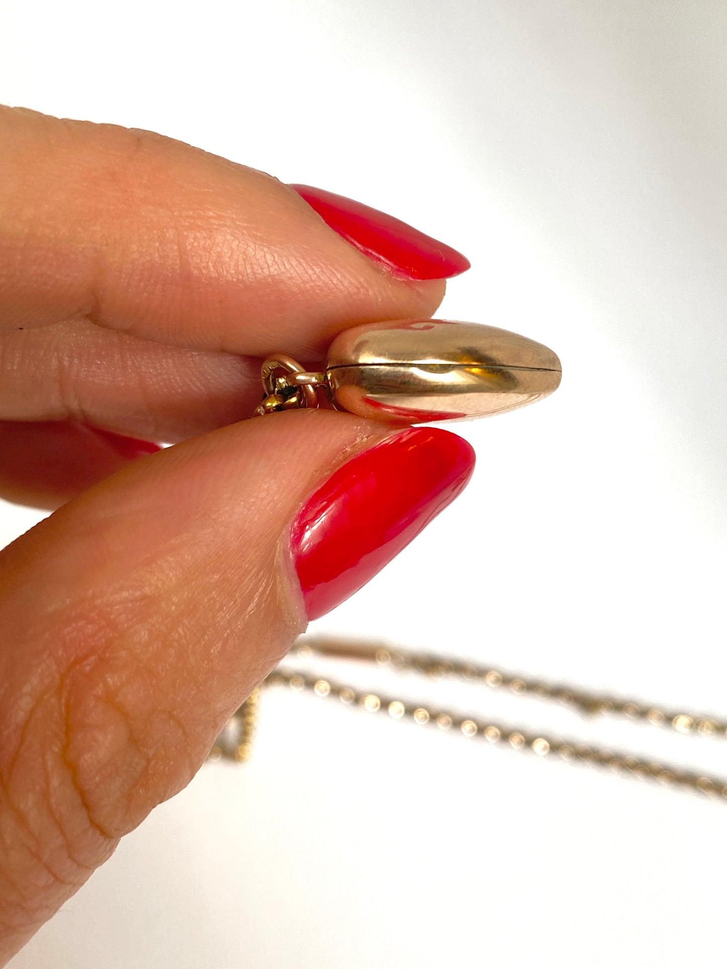 Antique, Victorian, 9ct Gold Puffy Heart Locket with 9ct Gold Chain, Hallmarked, Chester, 1901