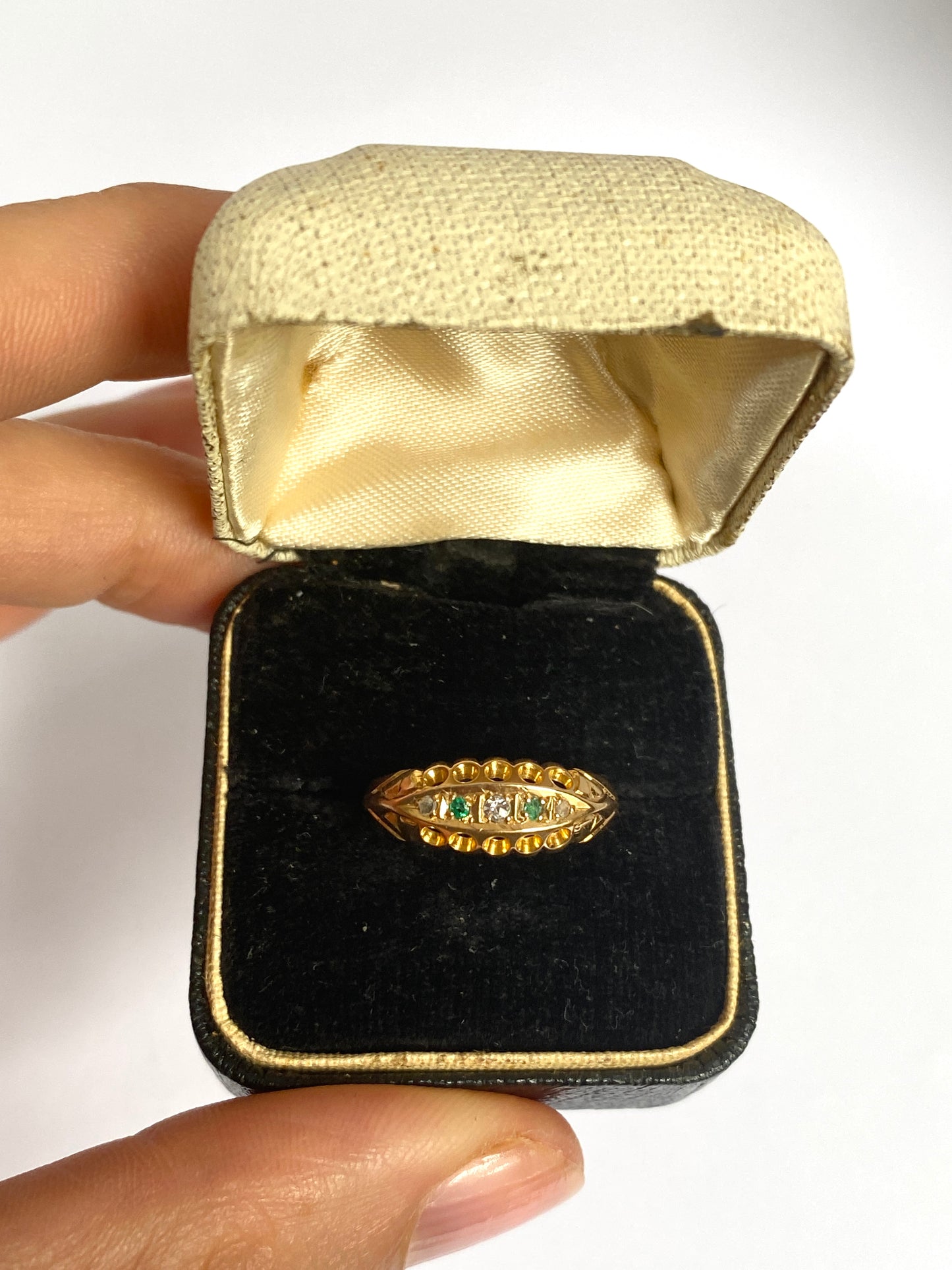 Antique, Edwardian, 18ct Gold Emerald and Diamond Ring, Hallmarked for 18ct Gold, Chester, 1905