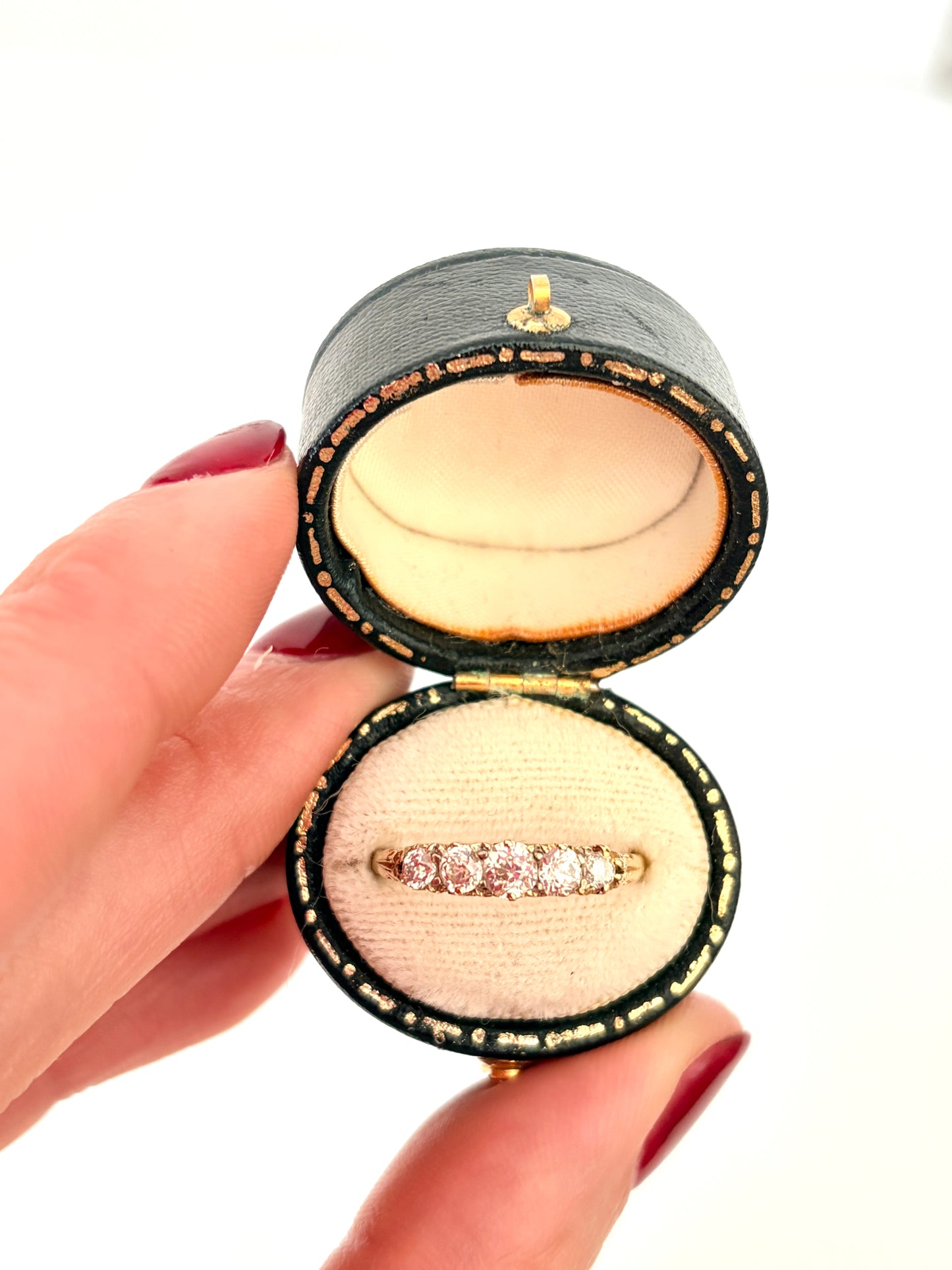 18ct Gold, Vintage 5 Stone Diamond Ring, Hallmarked 18ct Gold, London 1902