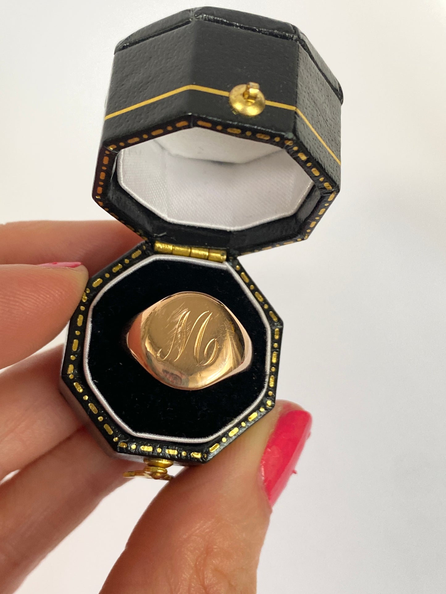 Vintage, 9ct Rosy Gold 'M' Signet Ring (7.42g)