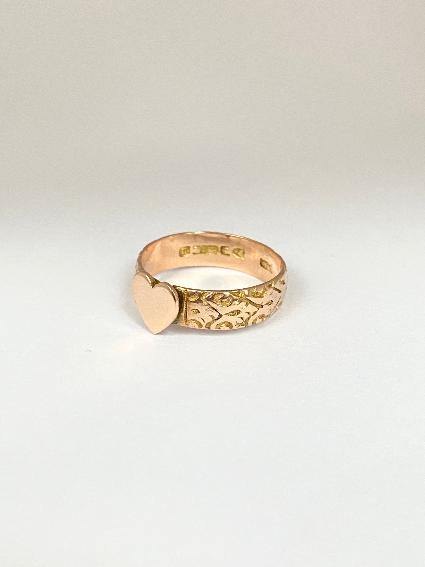 Victorian, 9ct Gold, Heart Stacking Band, Hallmarked 9ct Gold, Chester, 1887.  (3.64g)