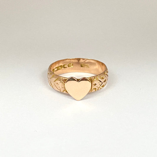 Victorian, 9ct Gold, Heart Stacking Band, Hallmarked 9ct Gold, Chester, 1887.  (3.64g)