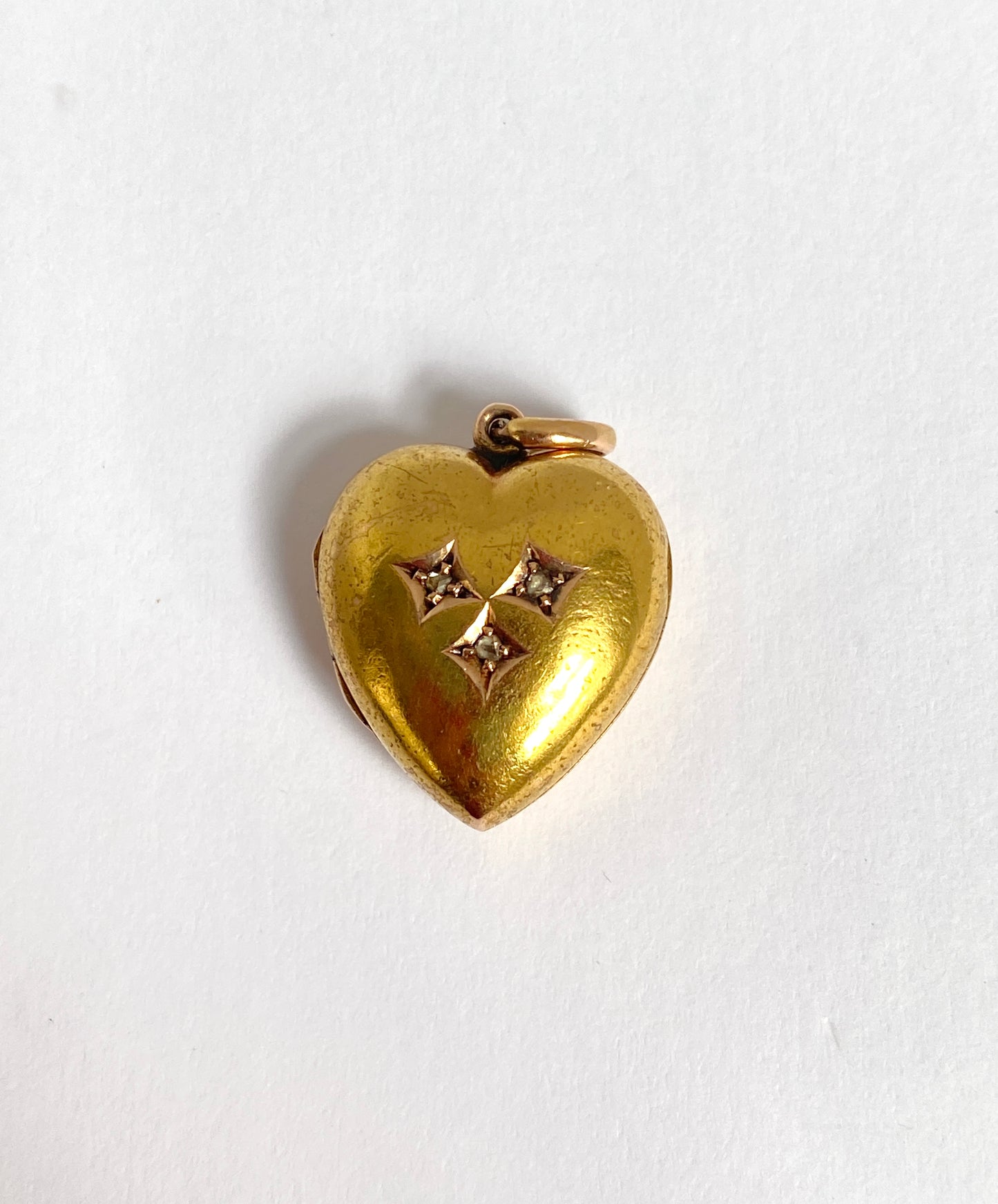 15ct gold, Art Nouveau, Heart-shaped locket/pendant, with Diamond Trefoil Decoration