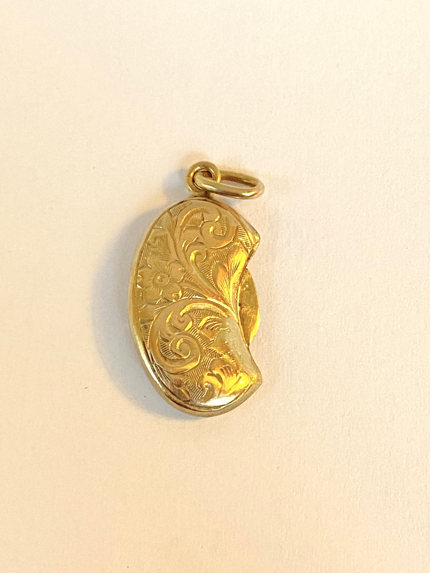 9ct Gold, Antique, Kidney Bean, Lucky Charm with ornate engraving