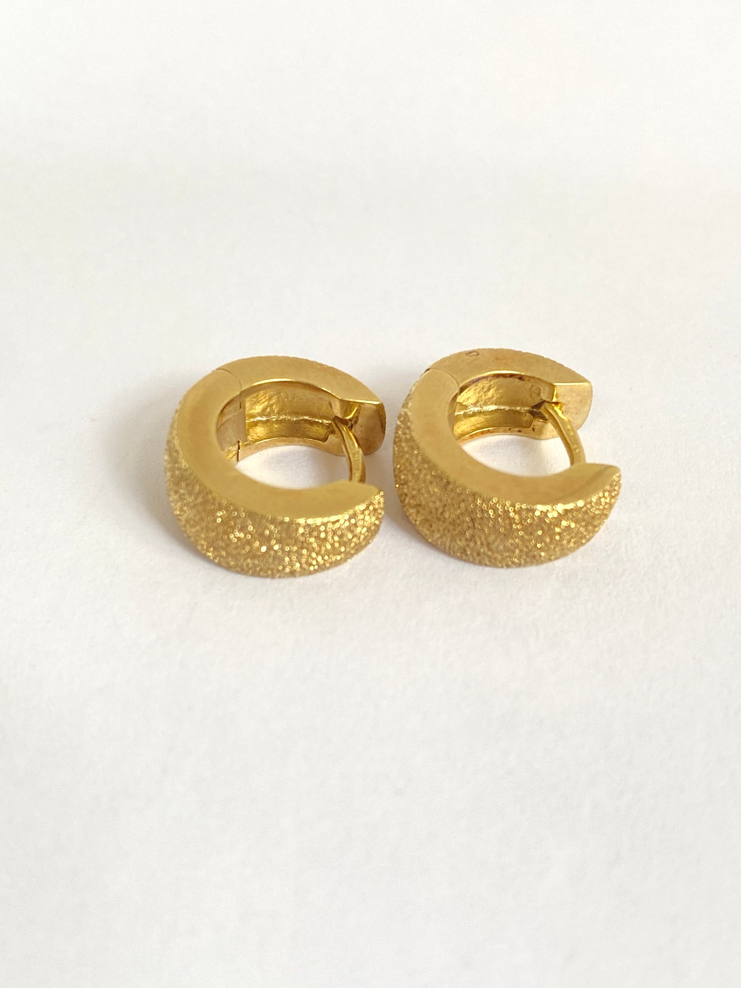 Fabulous, Vintage, Textured 9ct Gold Huggie Earrings, 4.53g