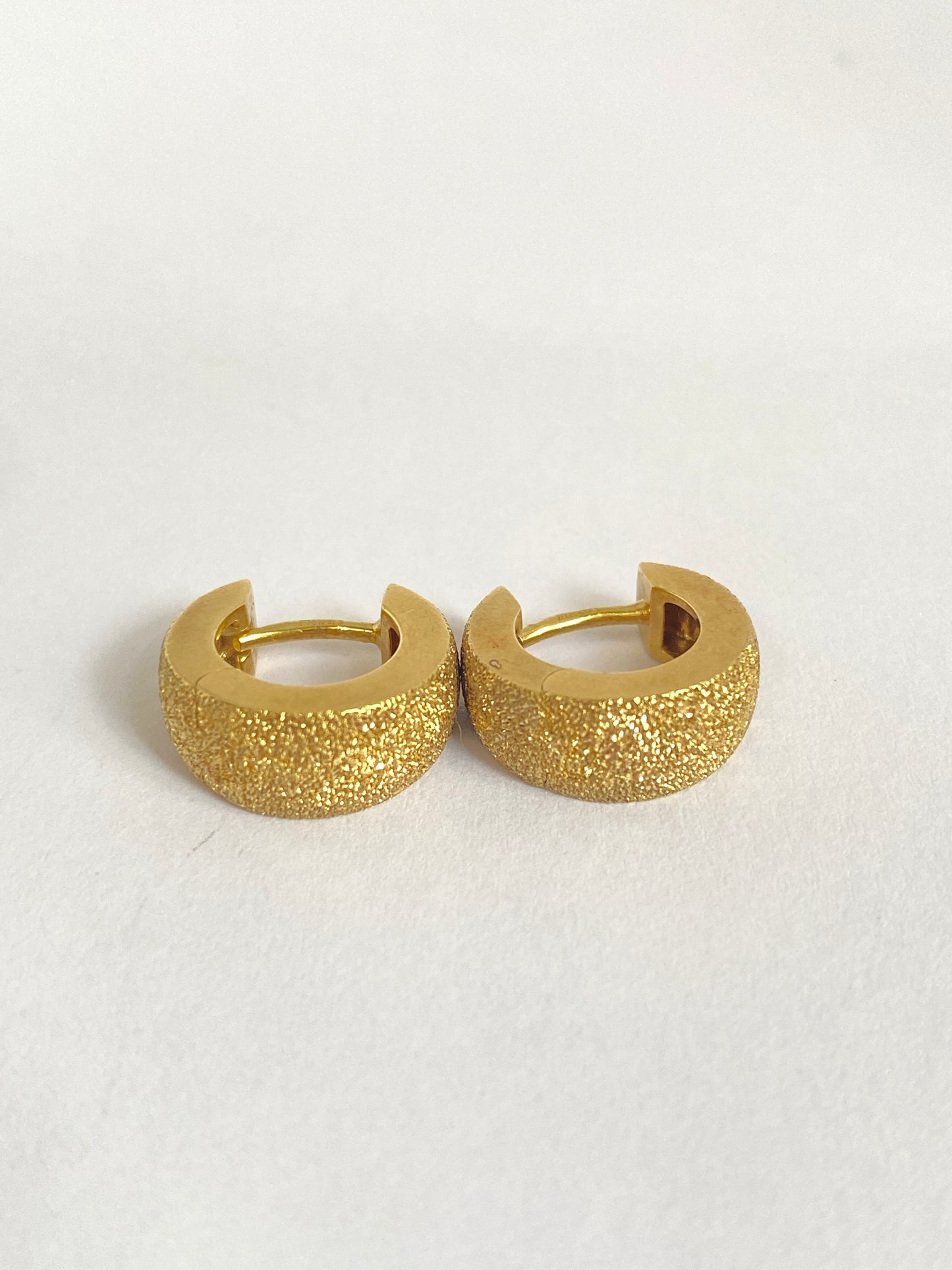 Fabulous, Vintage, Textured 9ct Gold Huggie Earrings, 4.53g