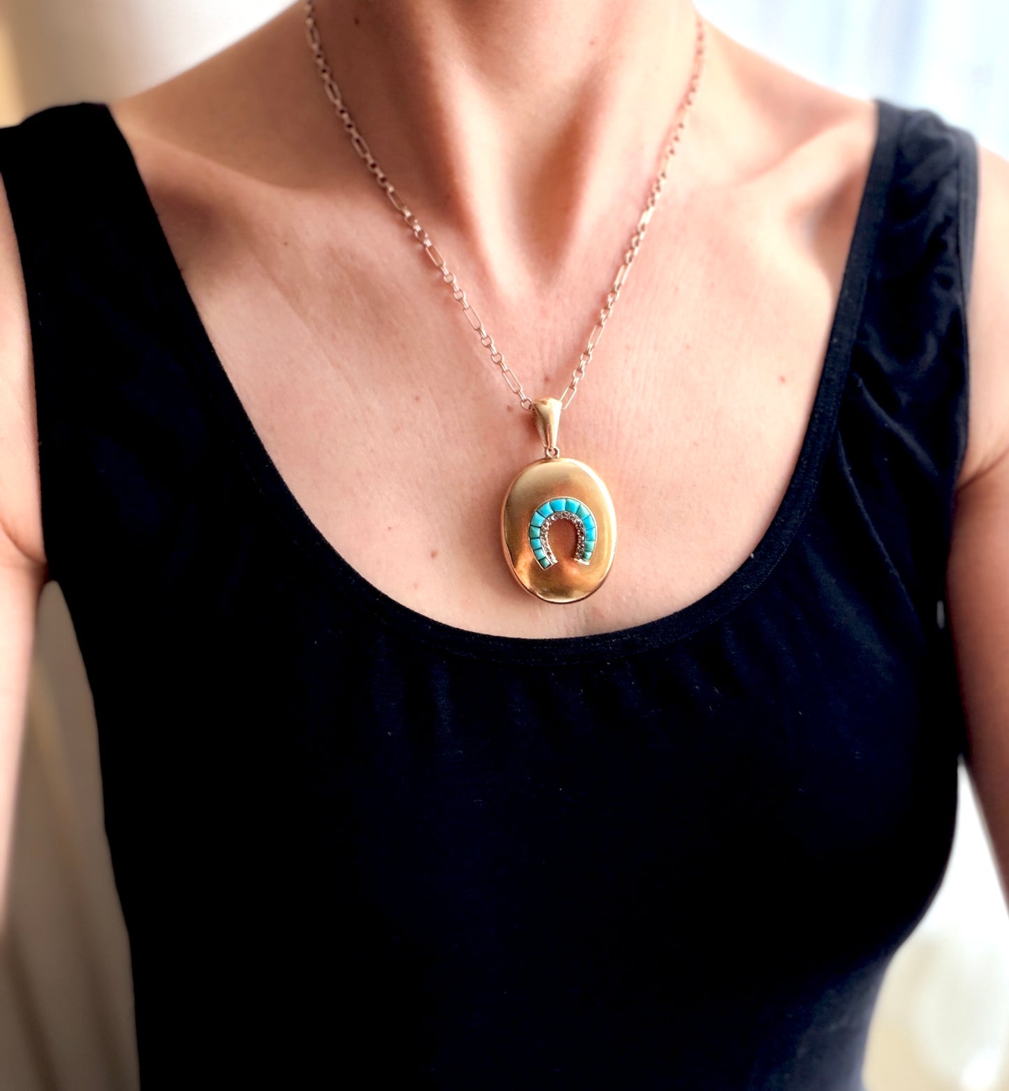 15ct Gold, Victorian Turquoise and Rose cut diamond Horse Shoe Locket back Pendant, 17.23g.