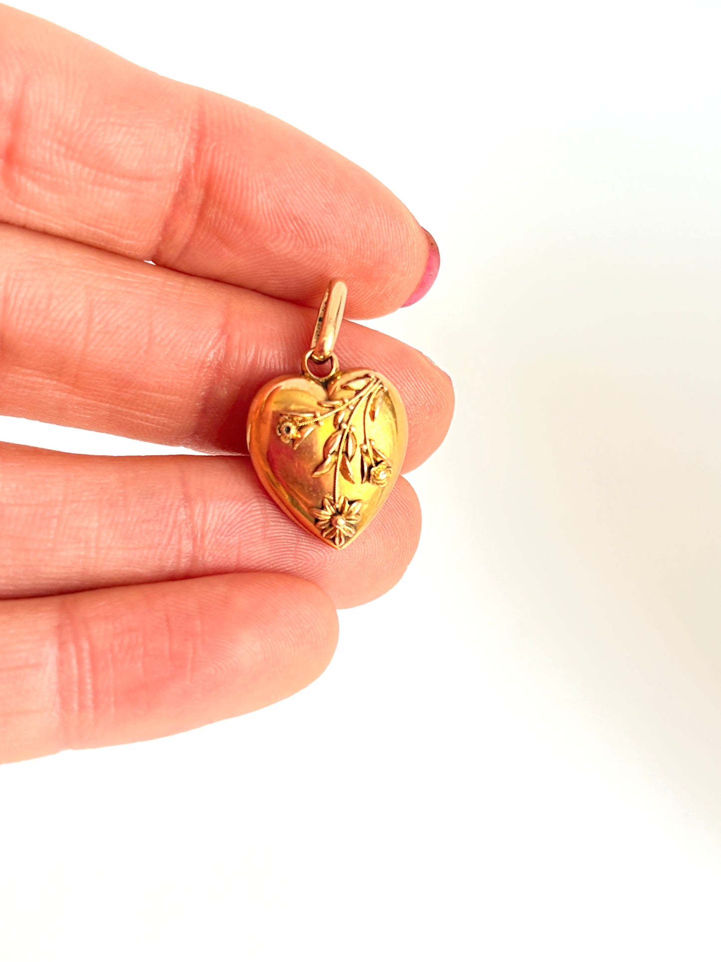 Antique, Victorian, Large 9ct Gol Puffy Heart Pendant, Hallmarked, Chester, 1897