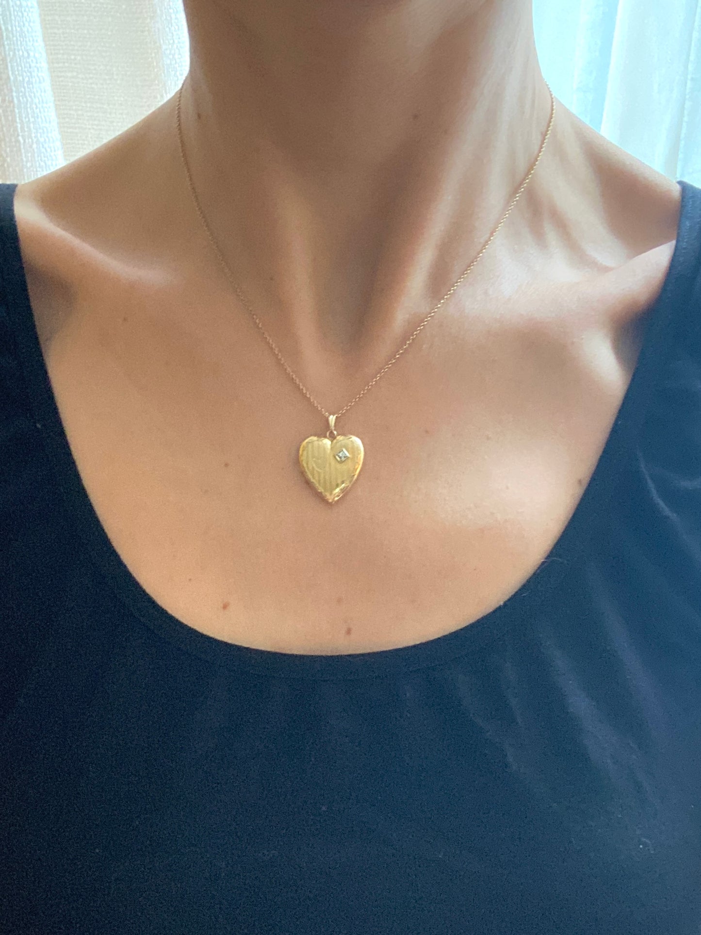 Vintage, 14ct Gold (F&B) Heart Locket with Diamond