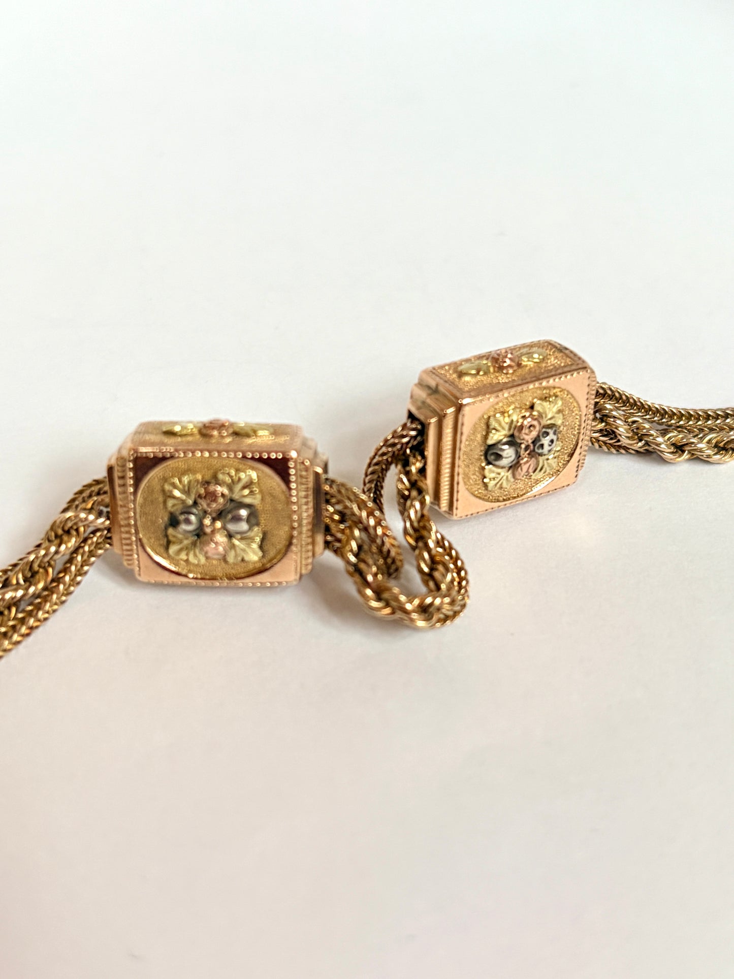 Rare, Unique Antique, 15ct (three tone) Gold Floral Albertina Bracelet (25.20g)