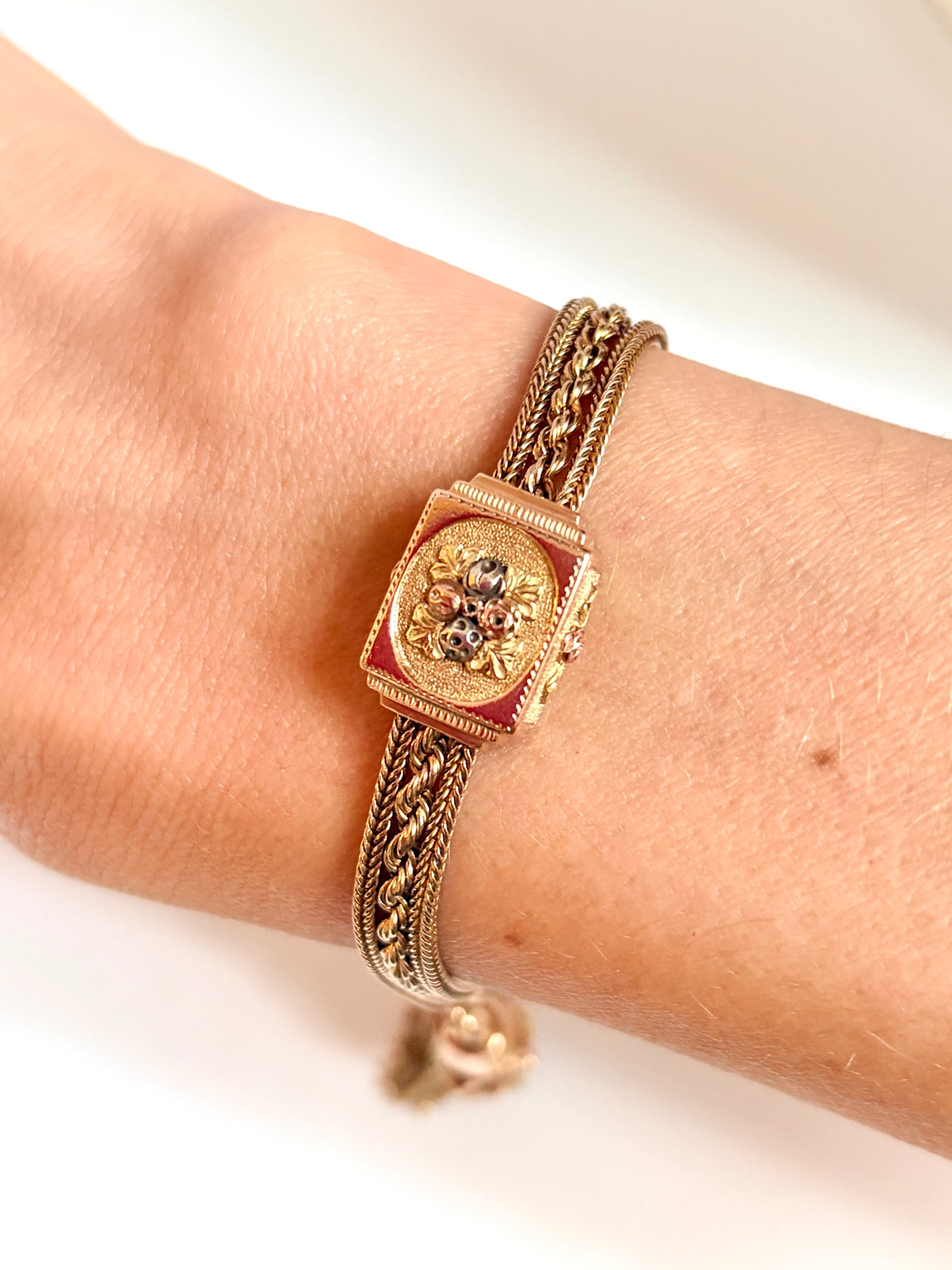 Rare, Unique Antique, 15ct (three tone) Gold Floral Albertina Bracelet (25.20g)