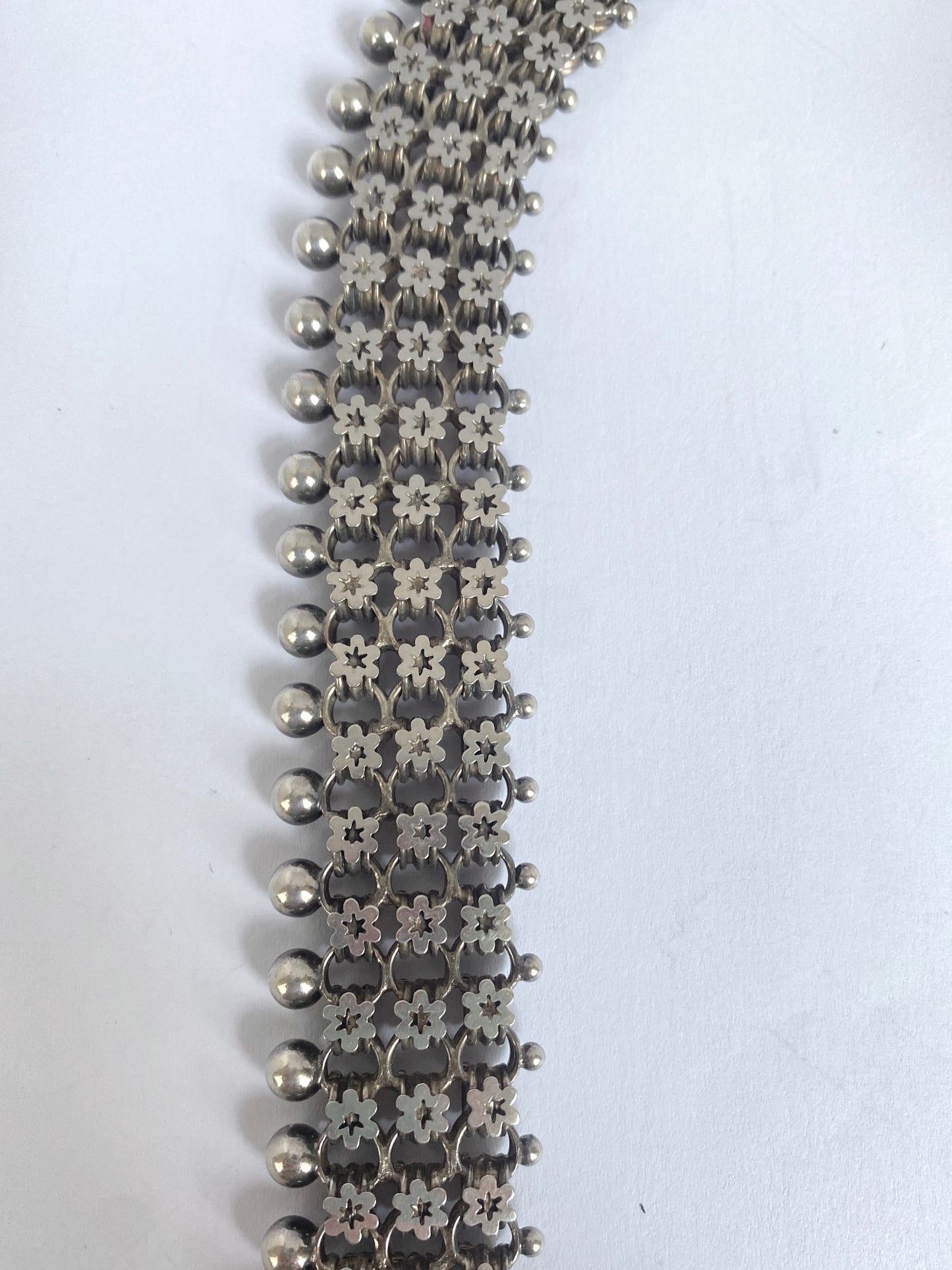 Hallmarked, Georgian, 16 inches Sterling Silver Antique Book Chain with Locket (81.37g)