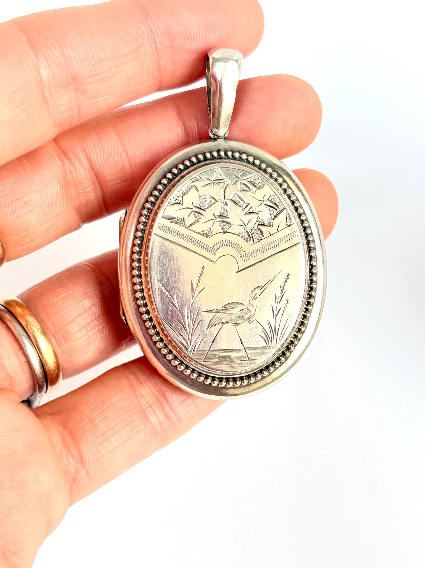 15 inches Silver Antique Book Chain with Bird Locket (38.06g)