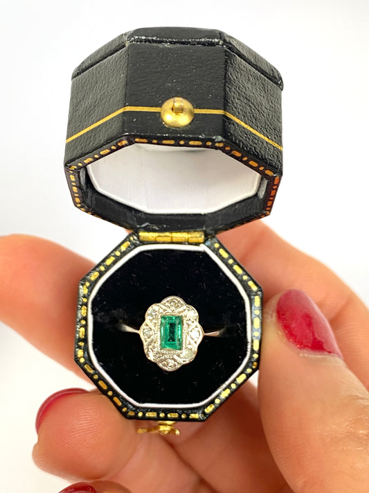Vintage, Art Deco (1930s), 18ct Gold, Emerald and Diamond Ring