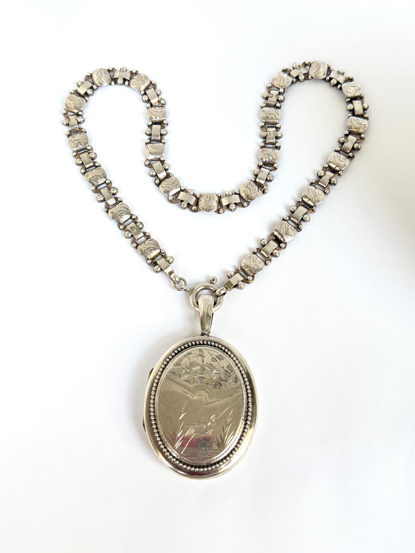 15 inches Silver Antique Book Chain with Bird Locket (38.06g)