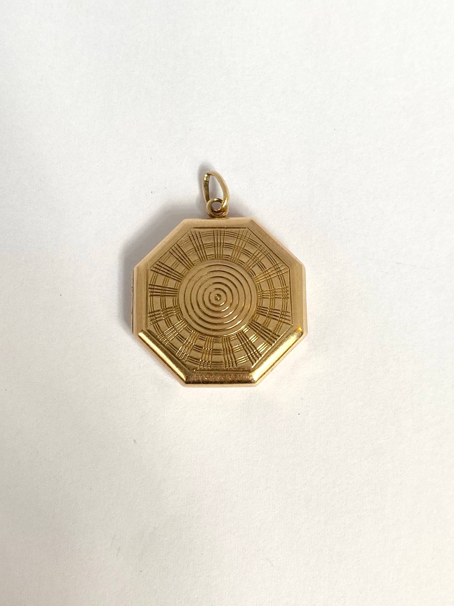 Art Deco, 9ct Gold Octagonal Spiders web Locket, Hallmarked, 9ct Gold, Chester, 1939