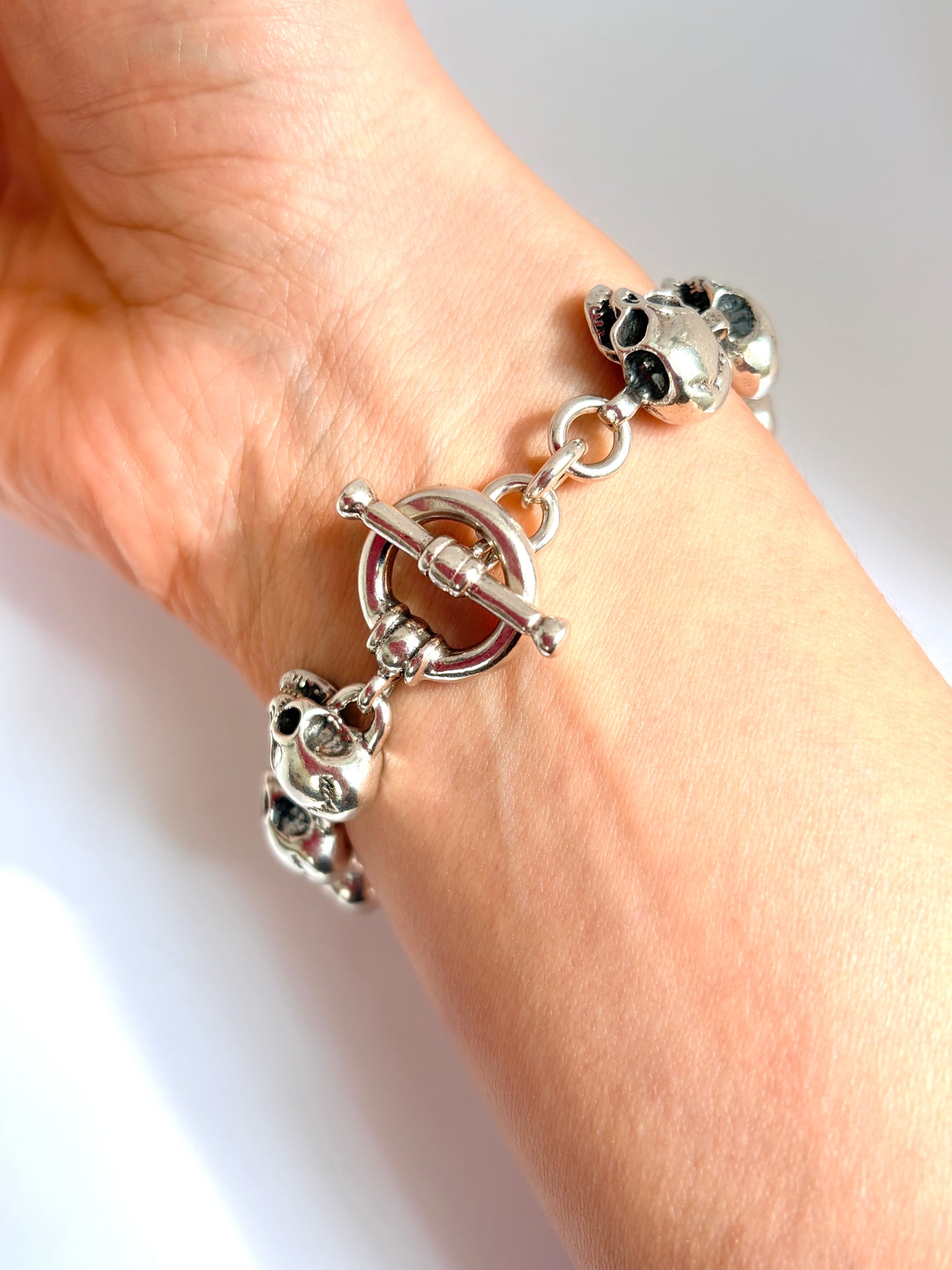 Vintage Silver Skull bracelet, 8.5 inches, 71.75g