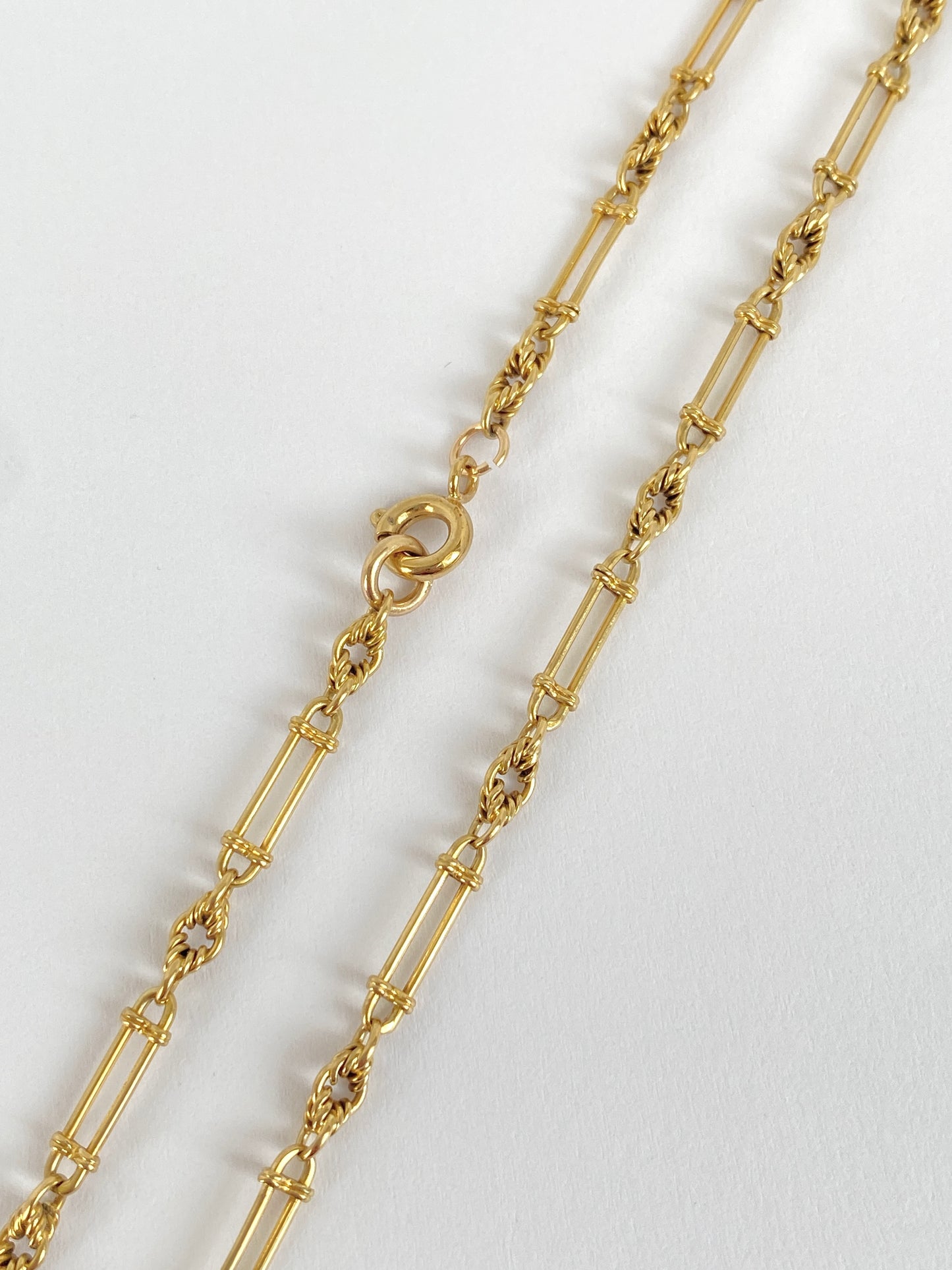 18 inch, 9ct Gold Vintage Fetter/Fancy Link Chain (10.23g)