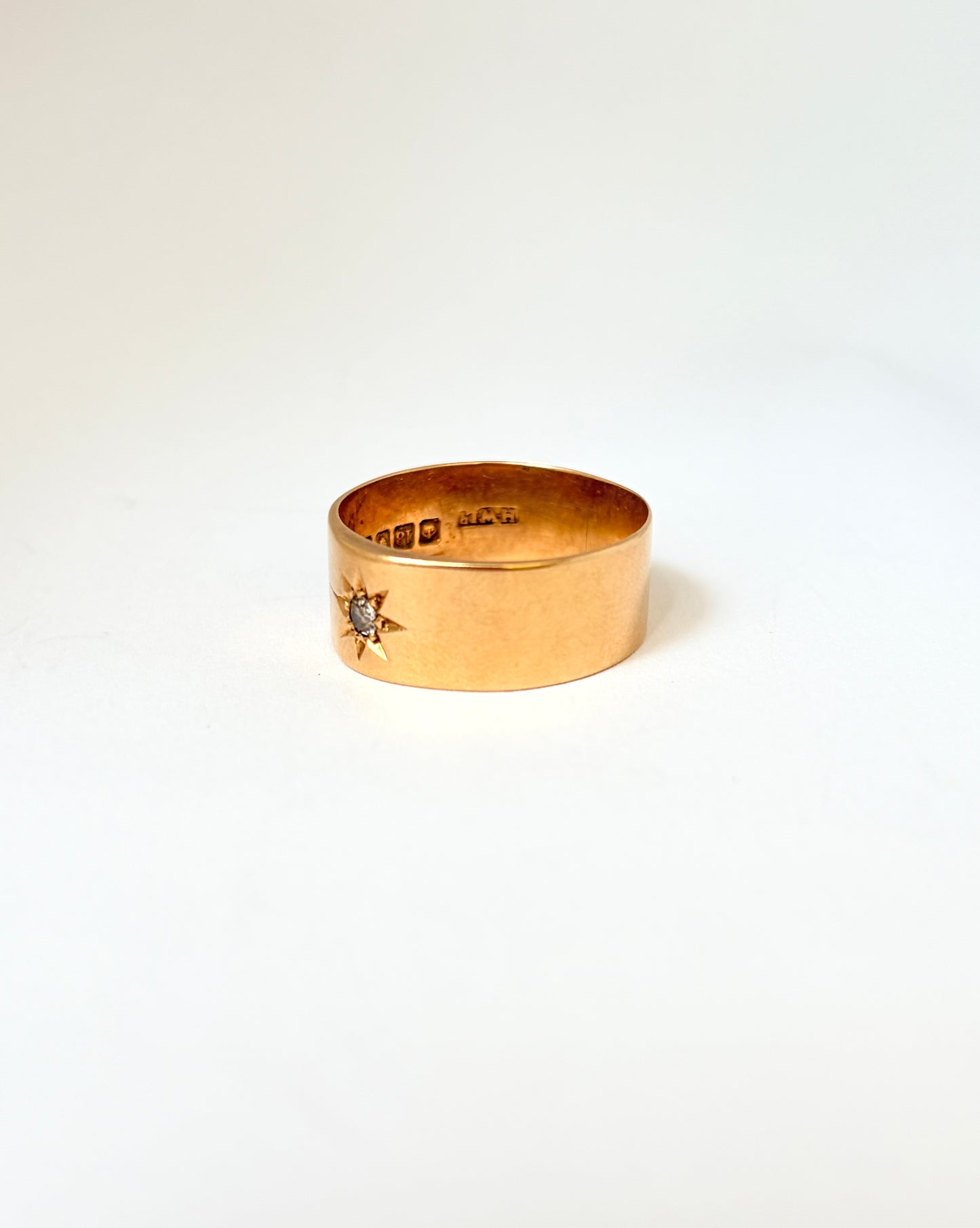 18ct Gold, Antique, Starburst Diamond Solitaire Band, Hallmarked 18ct Gold, London and 1916