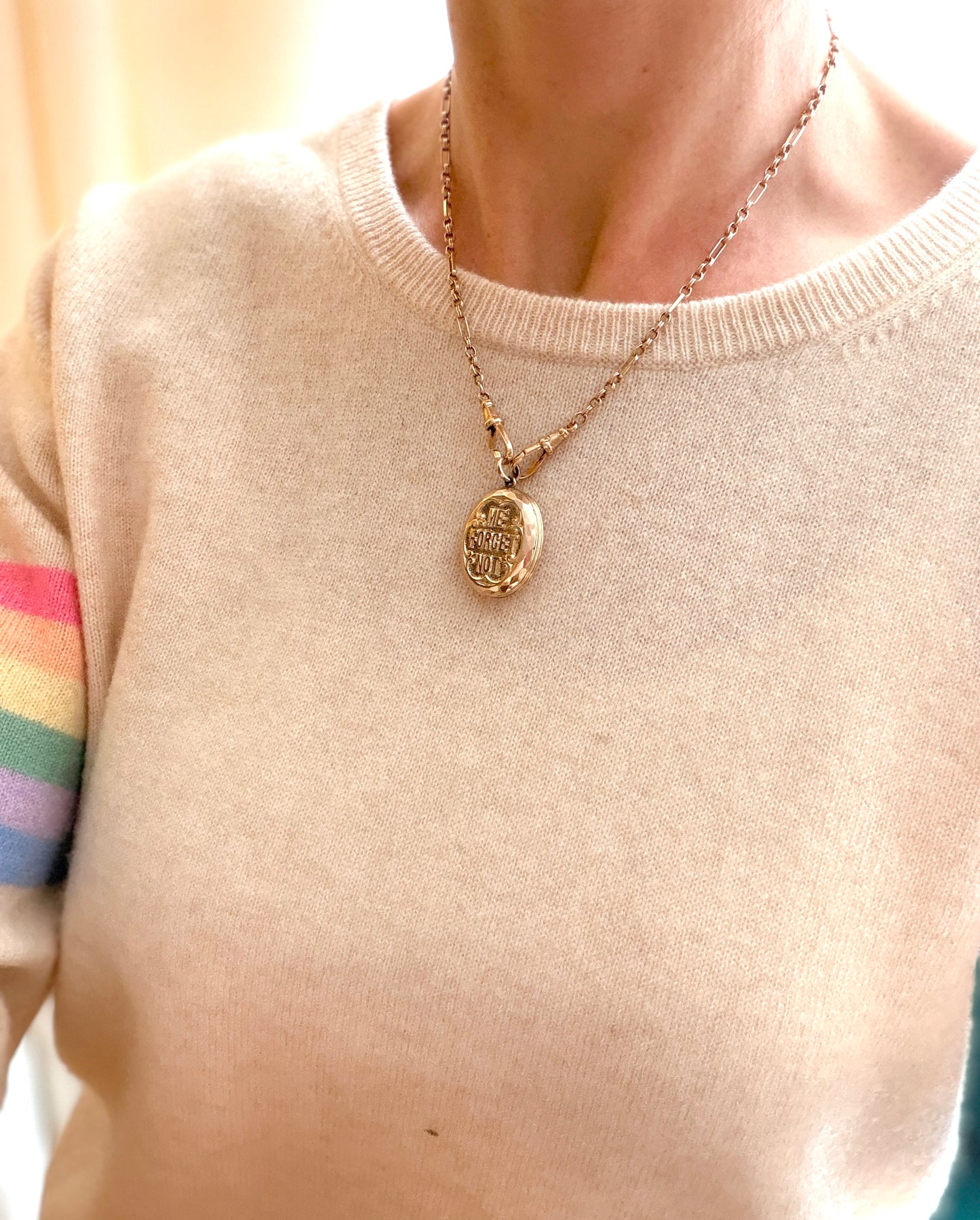 Vintage, 9ct Gold Double sided Forget-me-not Locket / Pendant, 7.46g