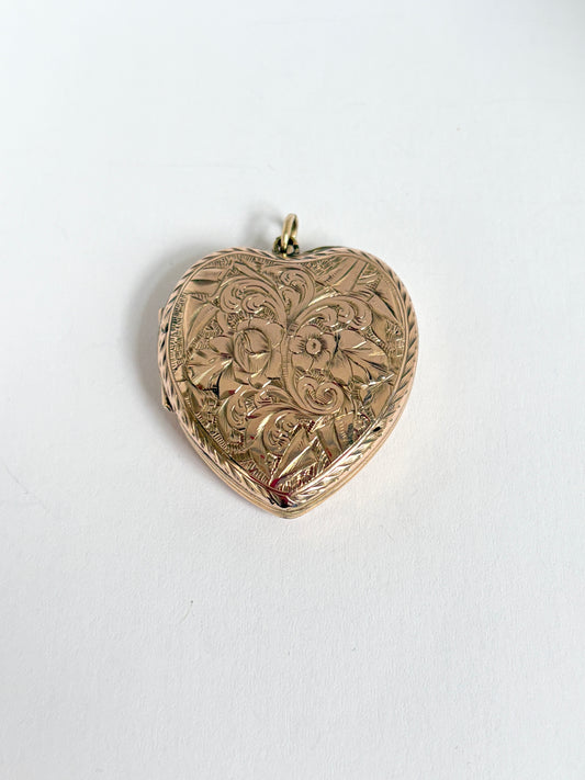 Large, Vintage, 9ct Gold (F&B) Heart Locket with Forget me not engravings