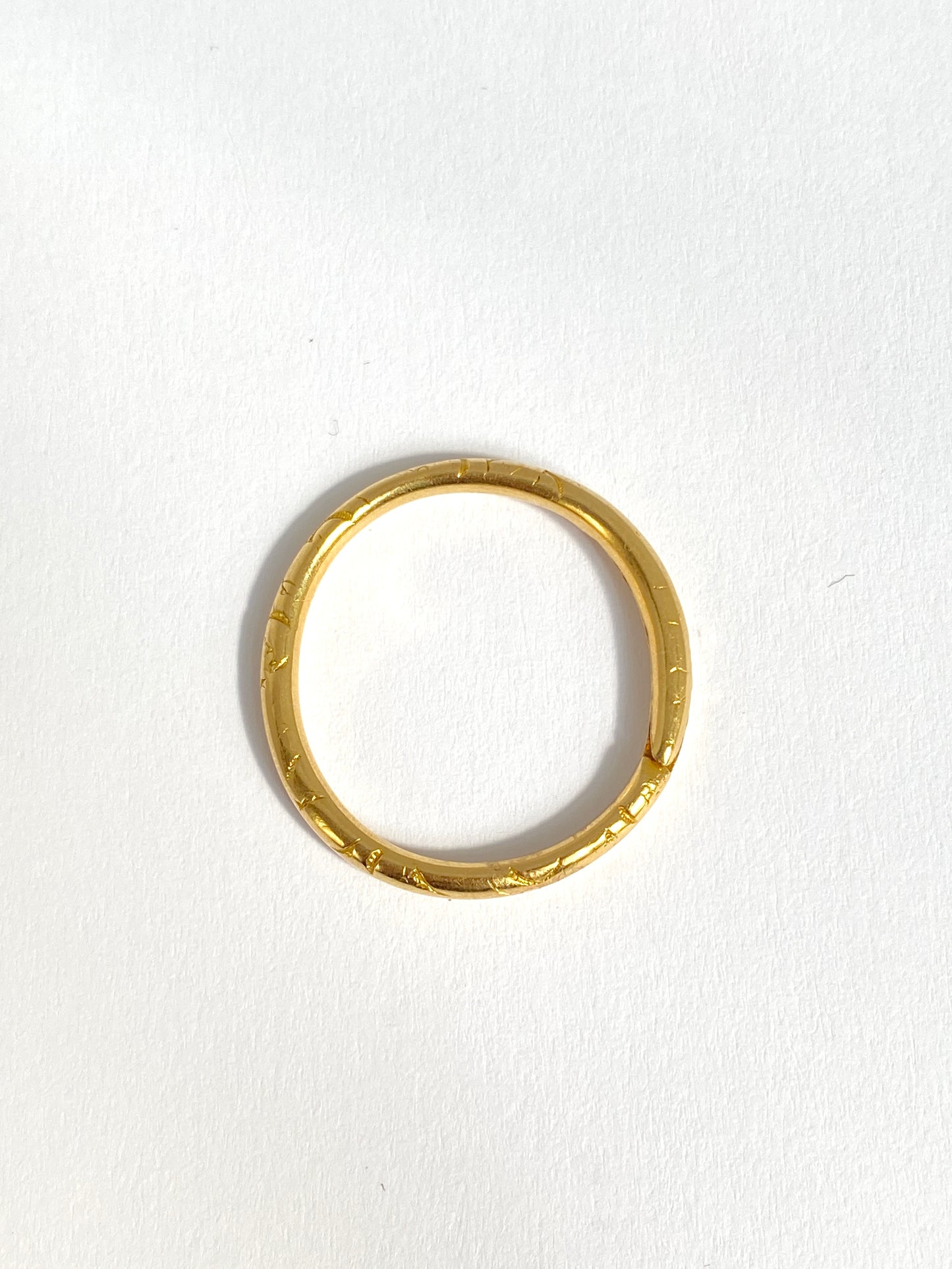 Large, Victorian, 15ct Gold Engraved Split Ring (2.4cm and 3.69g)