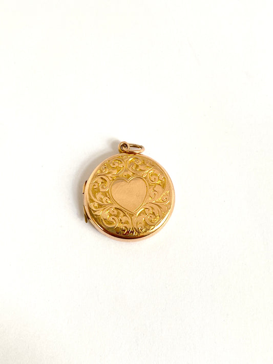 Antique, 9ct Gold Round Engraved Heart Locket/Pendant. Hallmarked, 9ct Gold, Birmingham, 1912