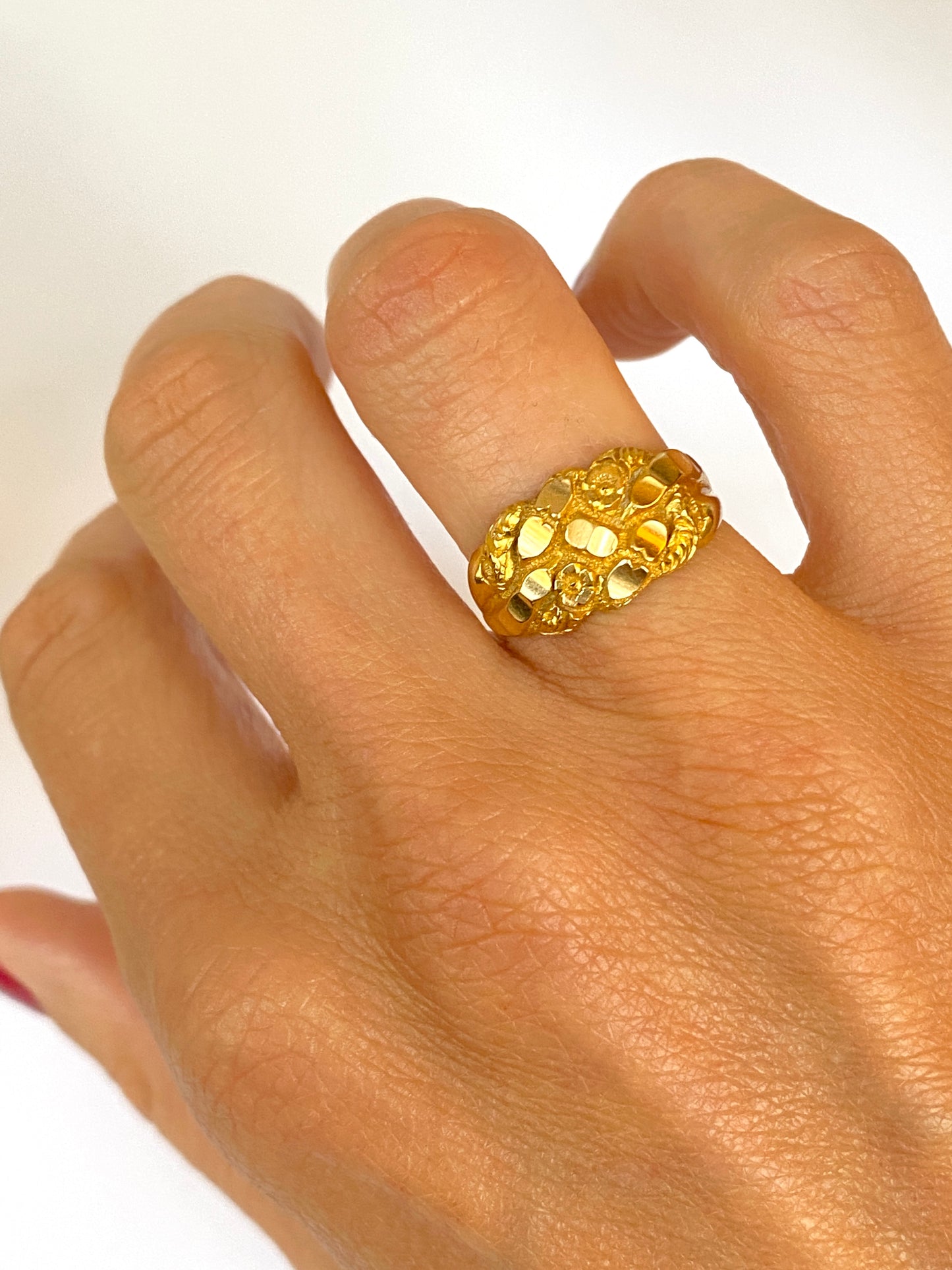 Antique 18ct Gold Engraved Forget-me-not Ring, Hallmarked 18ct Gold, Birmingham and 1912