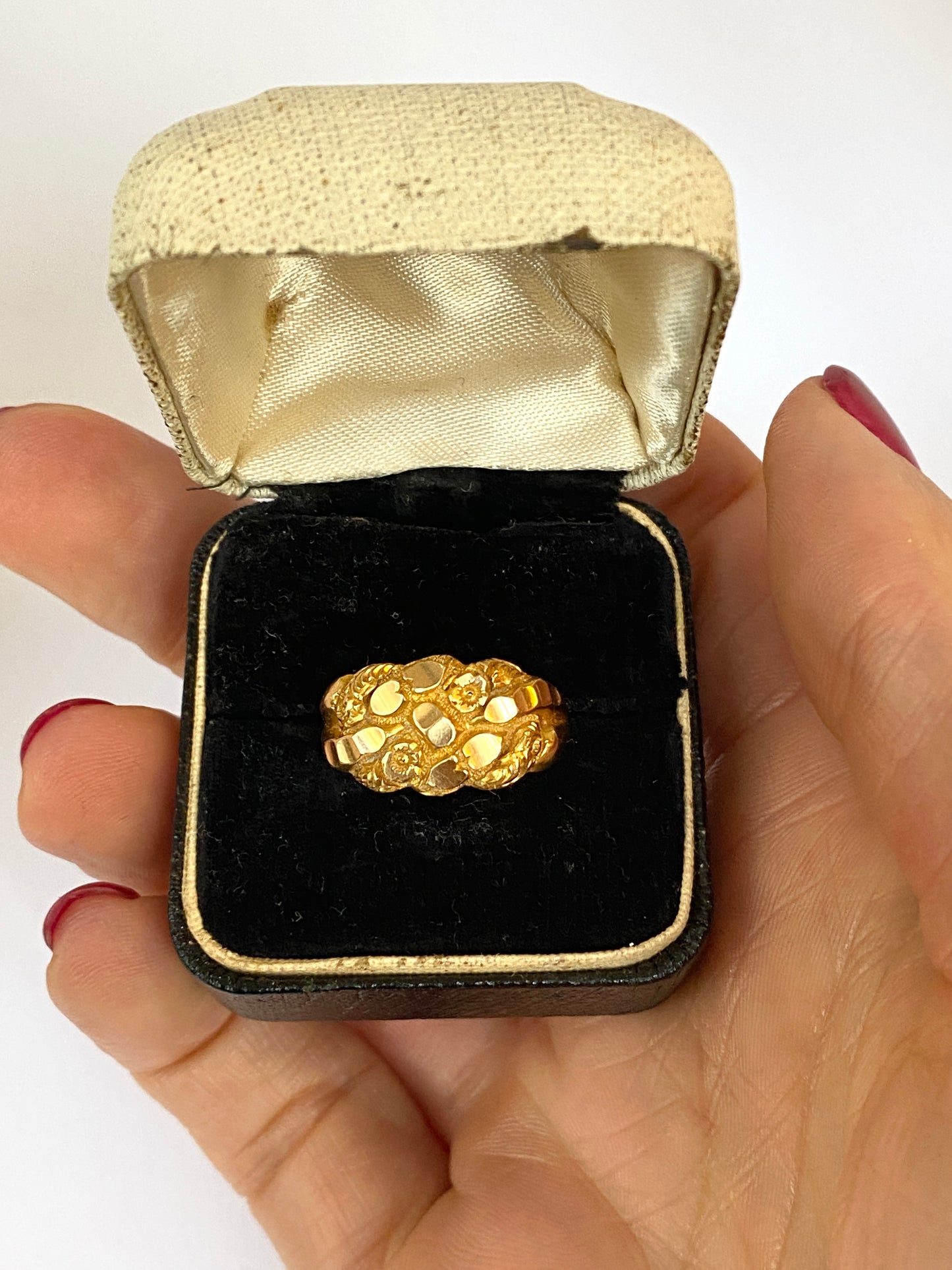 Antique 18ct Gold Engraved Forget-me-not Ring, Hallmarked 18ct Gold, Birmingham and 1912