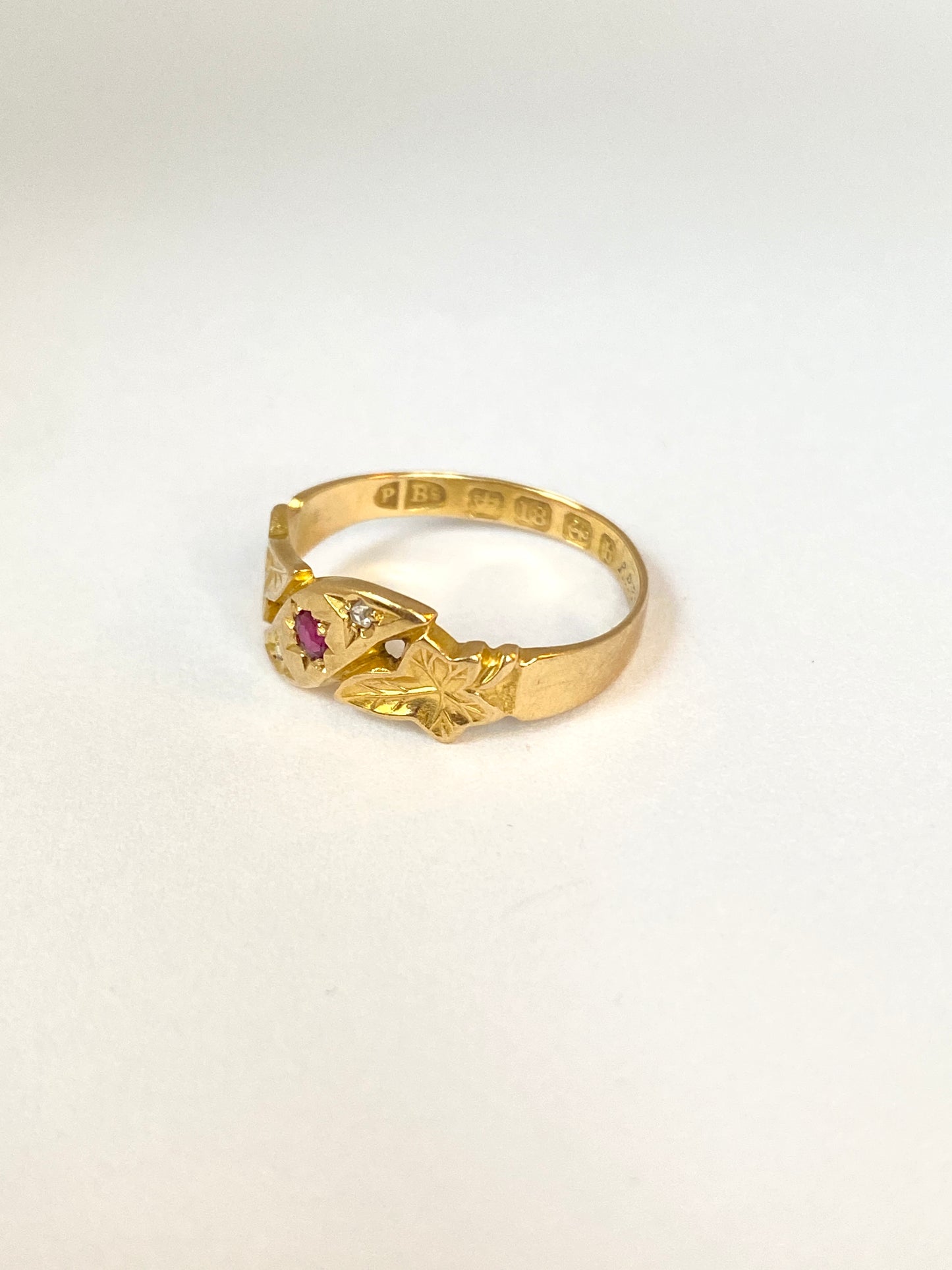 Victorian,  18ct Gold, Ruby and Diamond Ring Ivy Leaf Decoration, 1901
