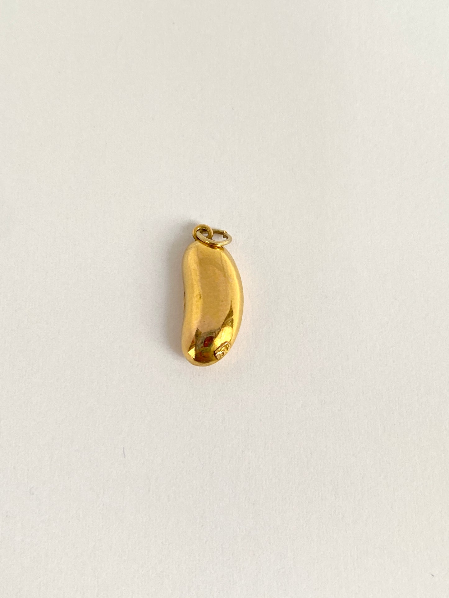 9ct Gold, Antique, Kidney Bean Lucky Charm, Hallmarked 9ct Gold