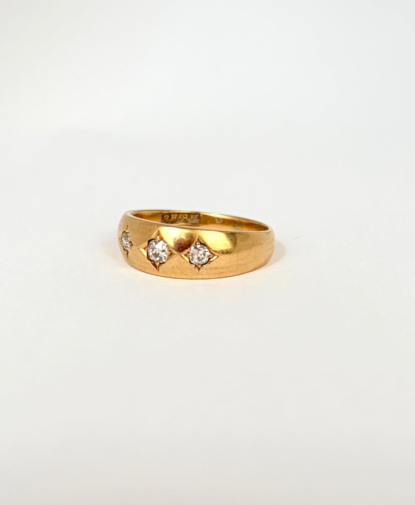 18ct Gold, Victorian, Diamond Gypsy Ring, Hallmarked for 18ct Gold, 4.06g