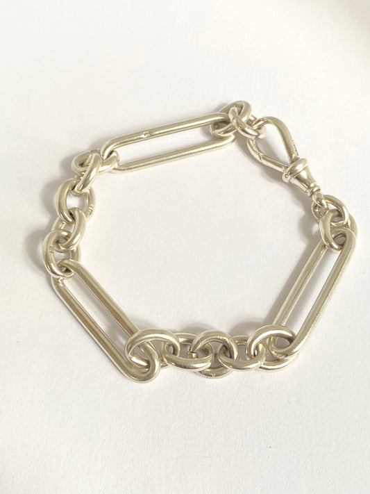 Hallmarked, 7.5 inch Sterling Silver Antique Trombone Link Bracelet (24.4g)