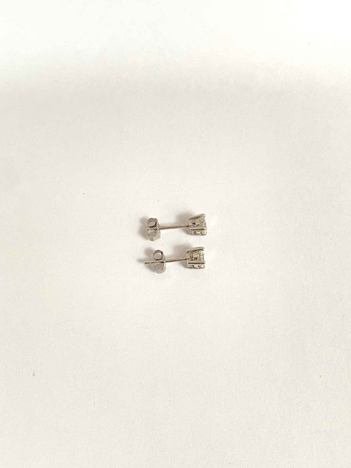 Vintage, 18ct White Gold (0.50ct) Diamond Earring Studs