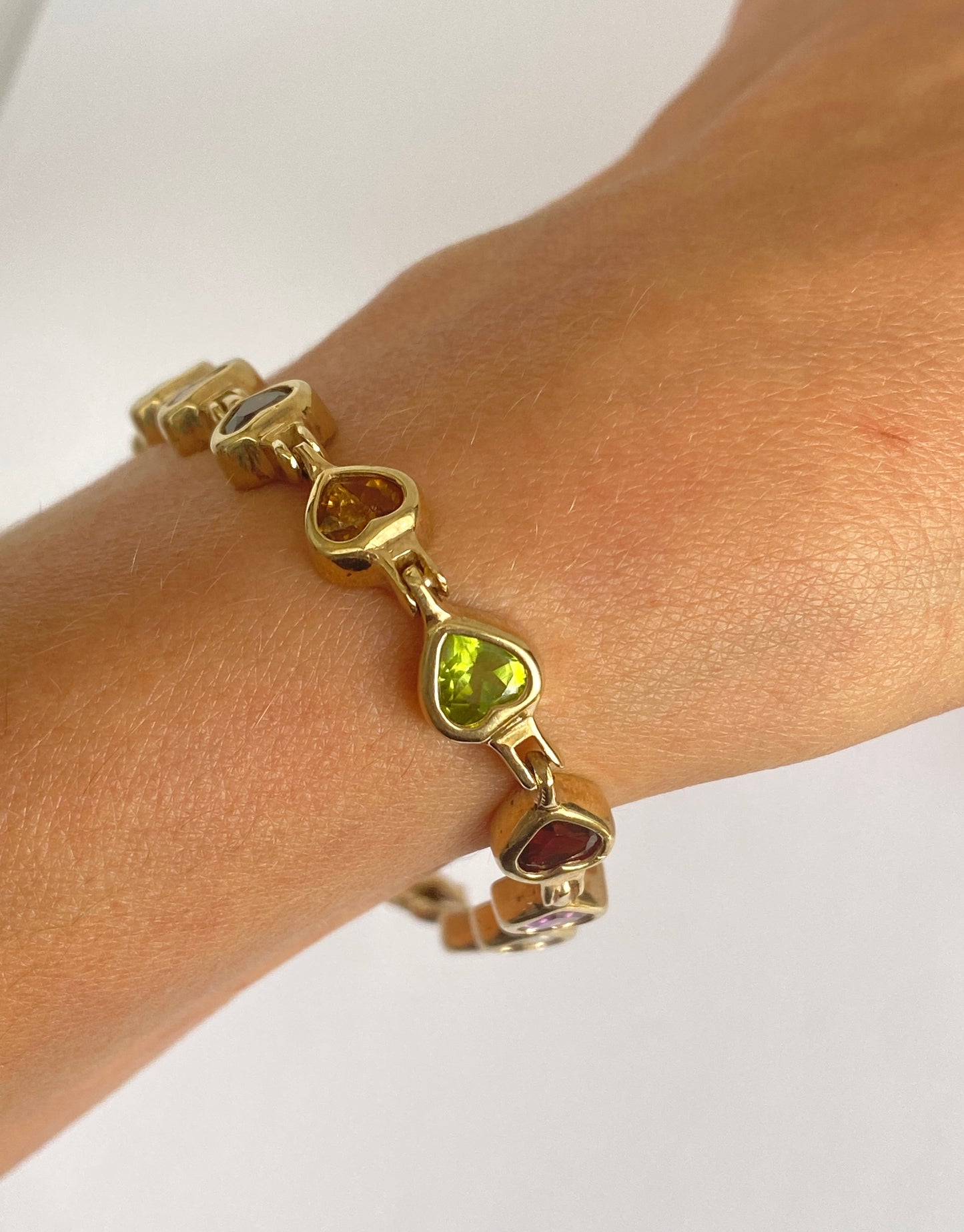 Vintage, 9ct Gold, Multi Gem Bracelet featuring, Garnet, Amethyst, Aquamarine, Citrine