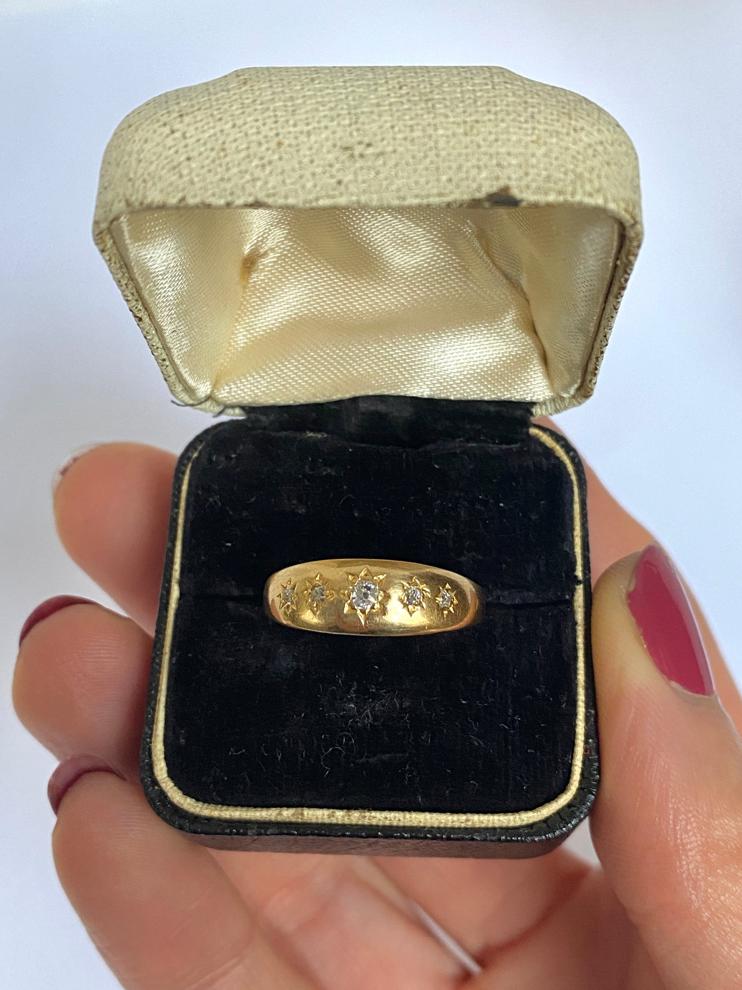 Antique, 18ct Gold, 5 stone, Old Cut Diamond Ring, Hallmarked 18ct Gold