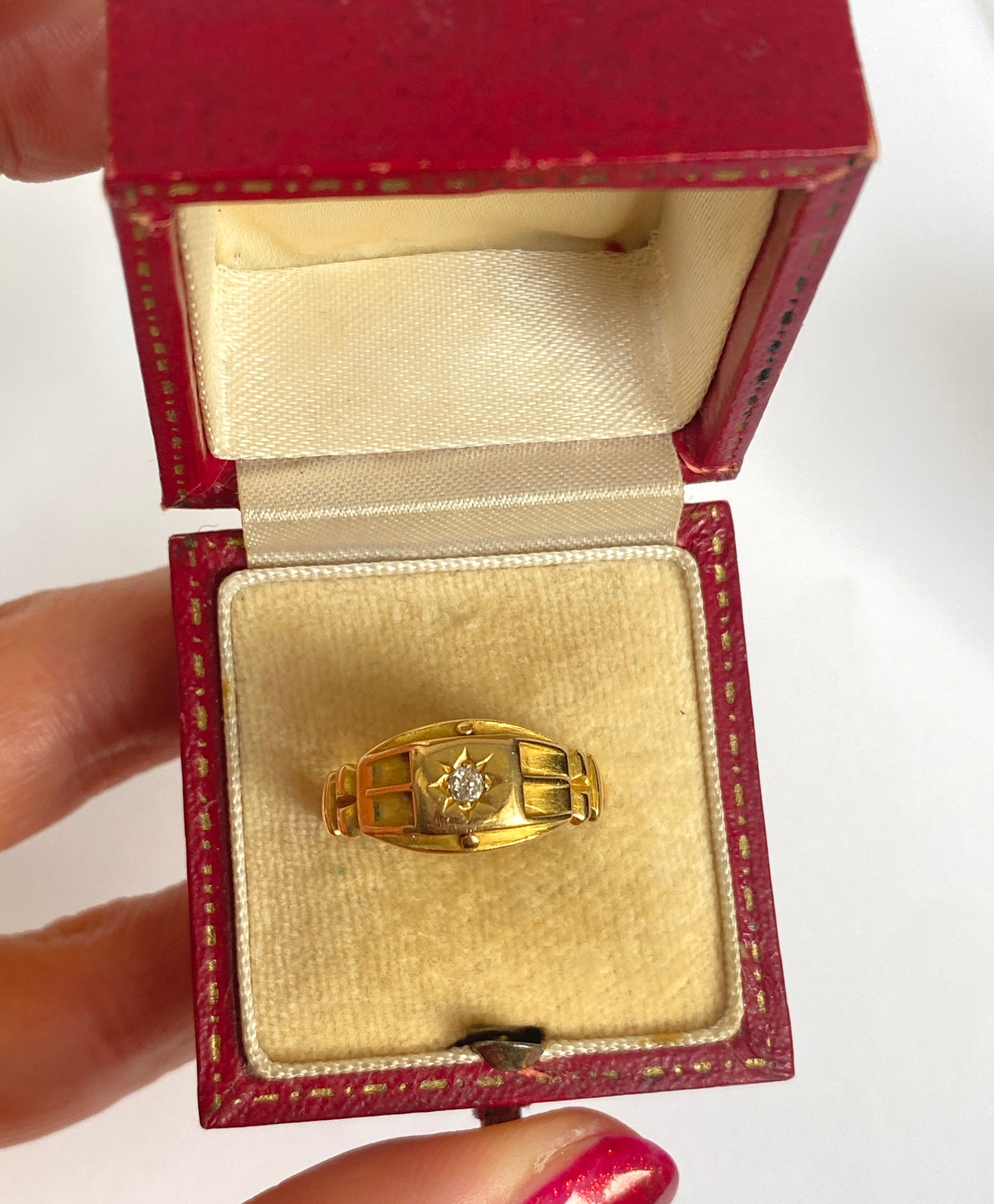 18ct Gold, Vintage, Starburst Diamond Solitaire Ring, 3.21g