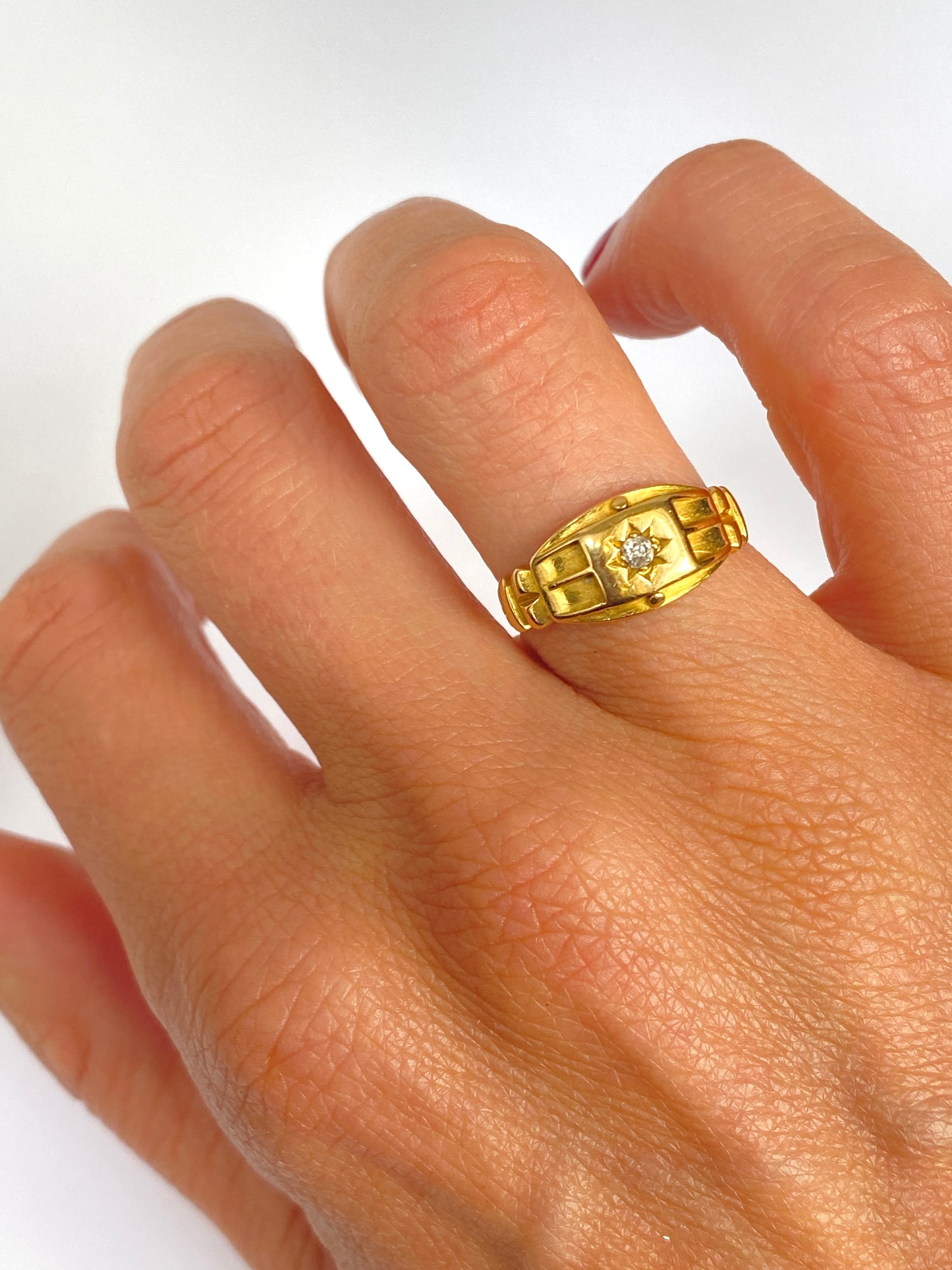 18ct Gold, Vintage, Starburst Diamond Solitaire Ring, 3.21g