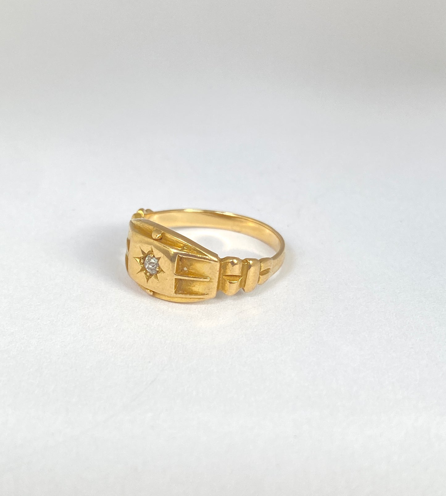 18ct Gold, Vintage, Starburst Diamond Solitaire Ring, 3.21g