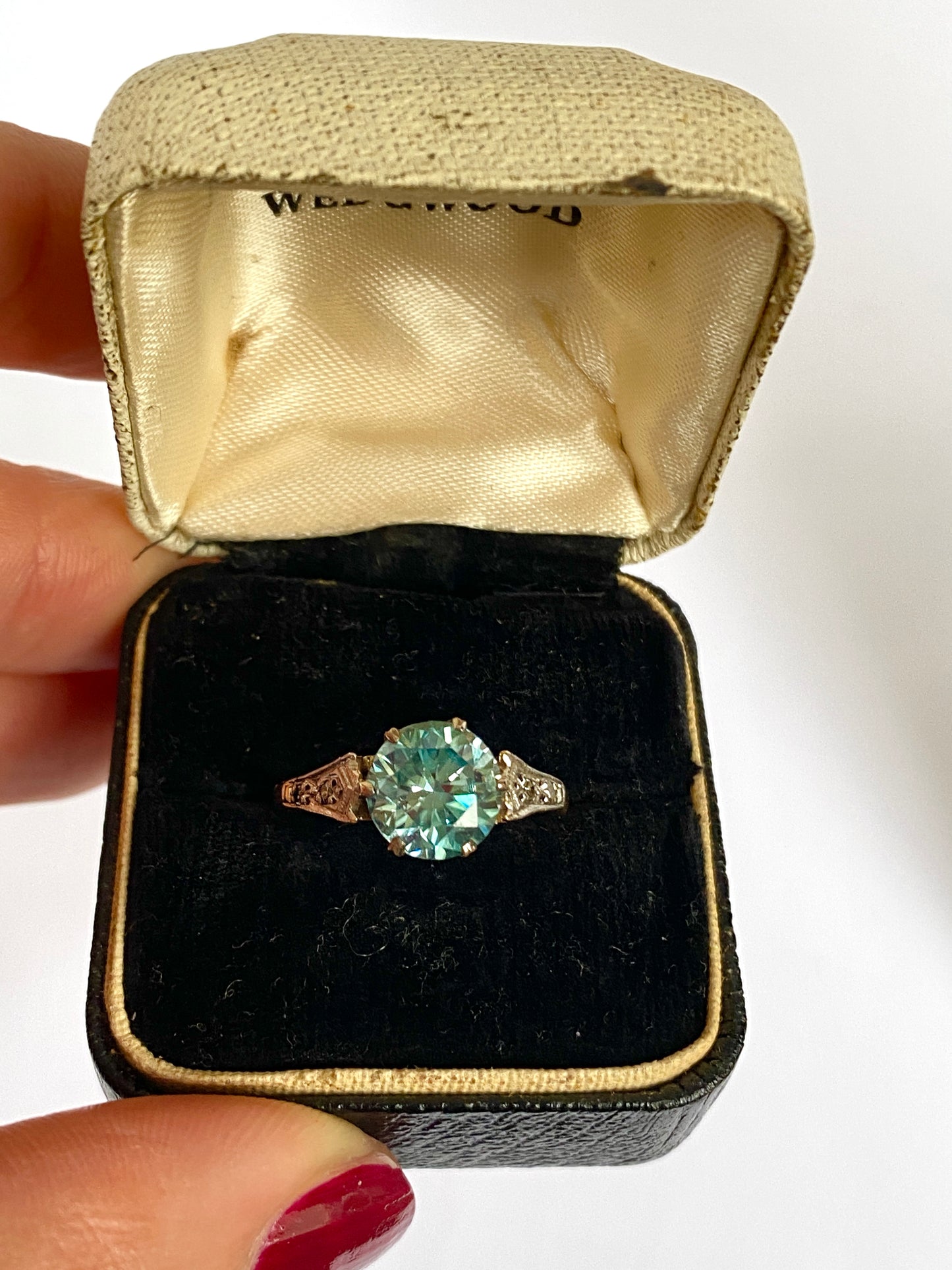 18ct Gold, Art Deco (1920s) Blue Zircon and Diamond Cluster Ring