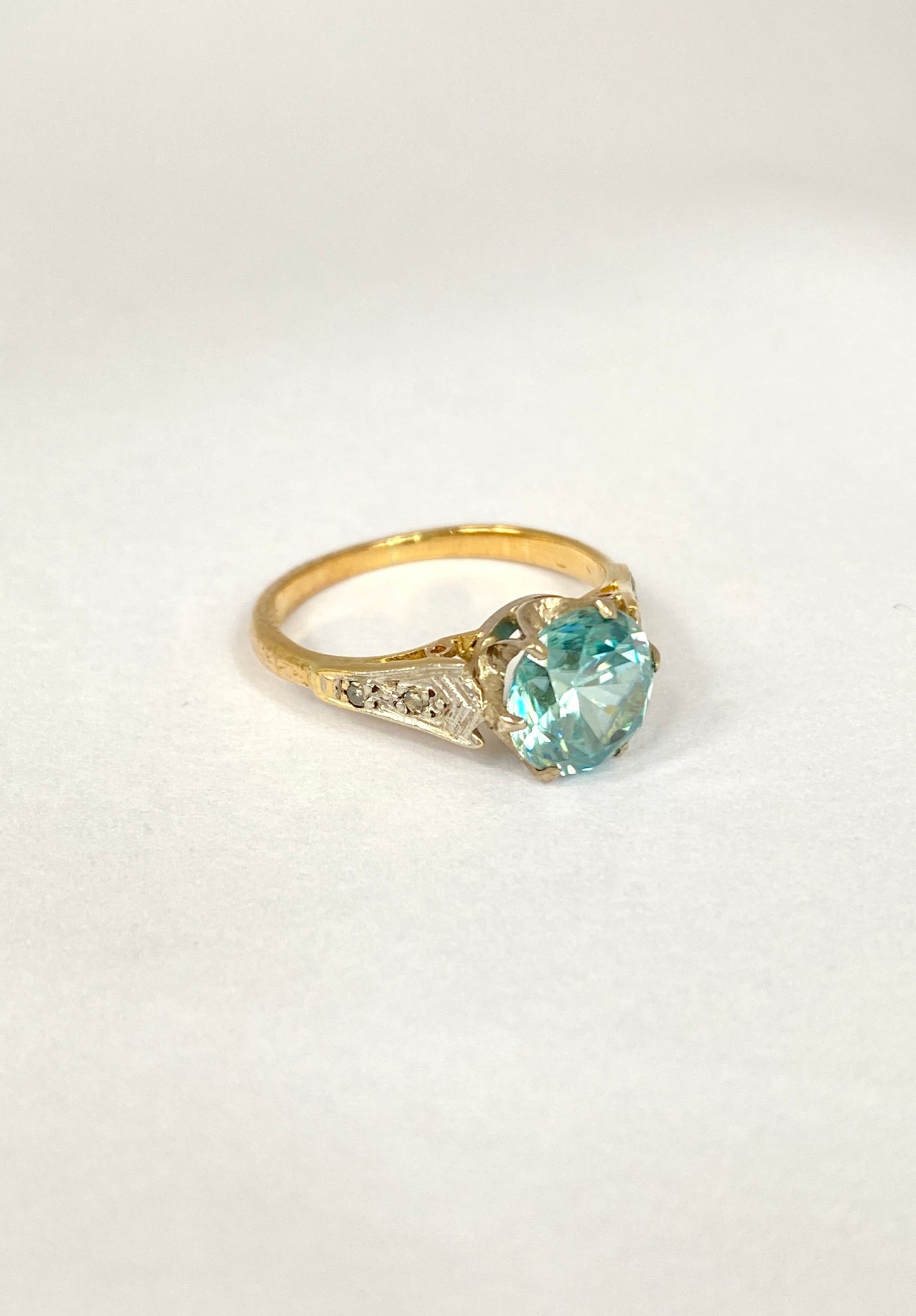 18ct Gold, Art Deco (1920s) Blue Zircon and Diamond Cluster Ring