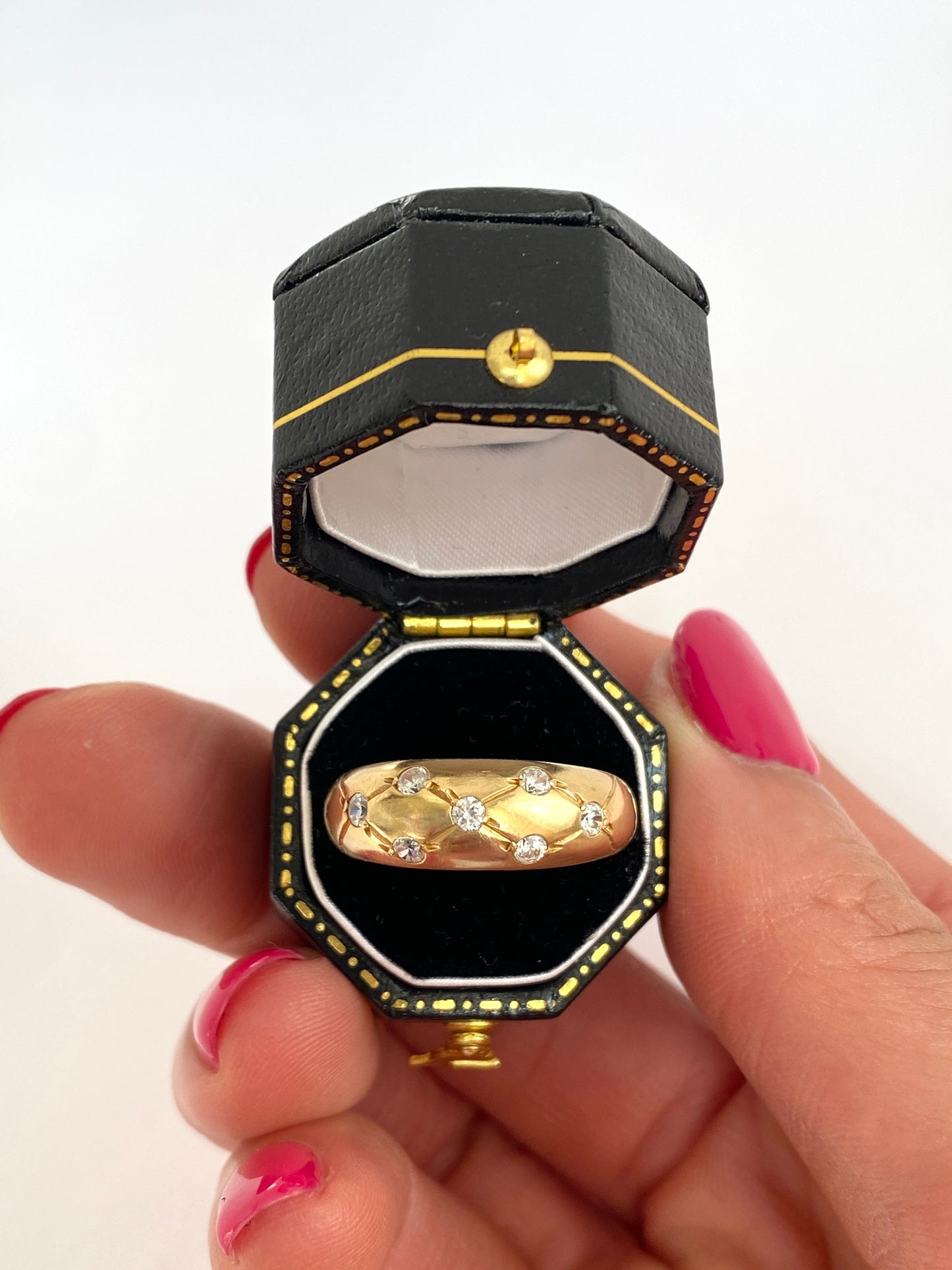 Vintage, 18ct Gold, Diamond Gypsy Scatter Ring