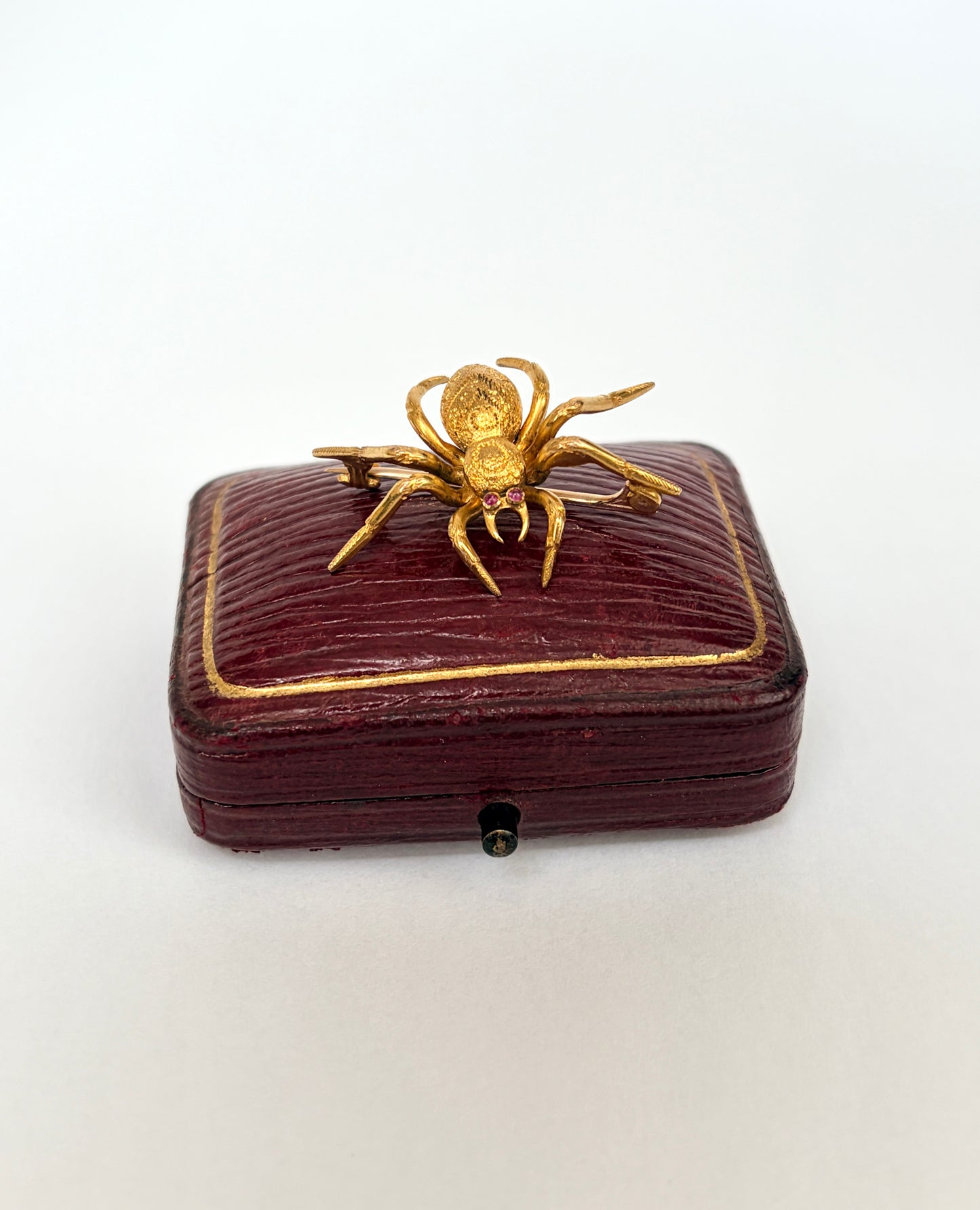 Incredible Art Deco, 18ct Gold Spider Brooch with Ruby eyes, 3.78g