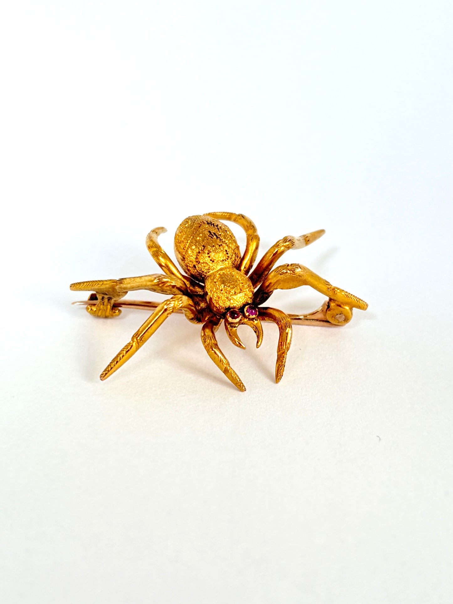 Incredible Art Deco, 18ct Gold Spider Brooch with Ruby eyes, 3.78g