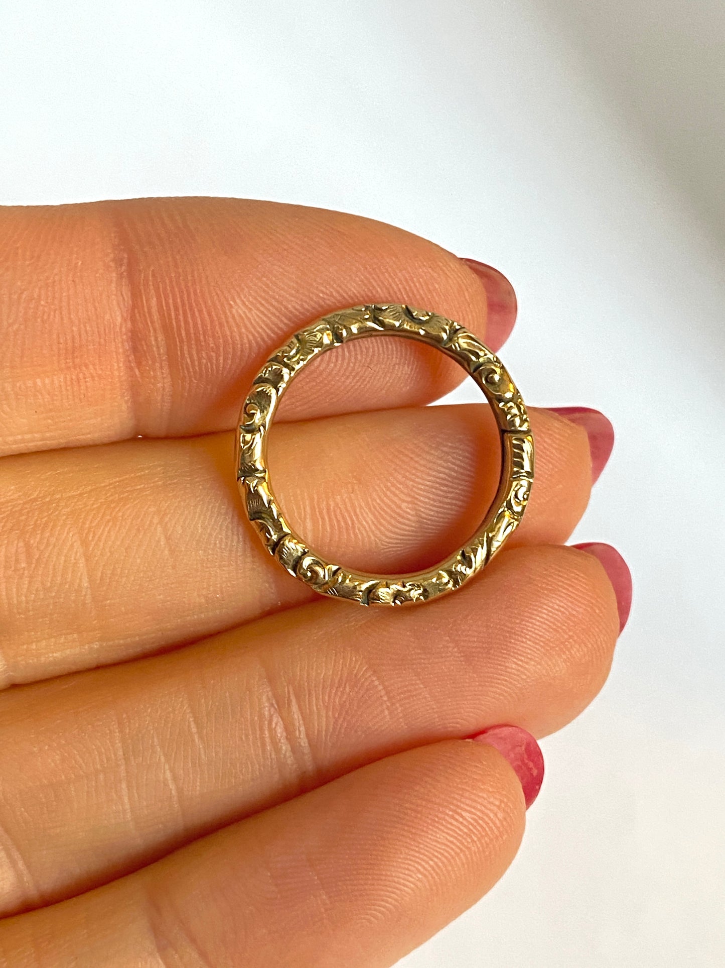 Victorian Gold Cased/Rolled Gold Engraved Split Ring/Pendant