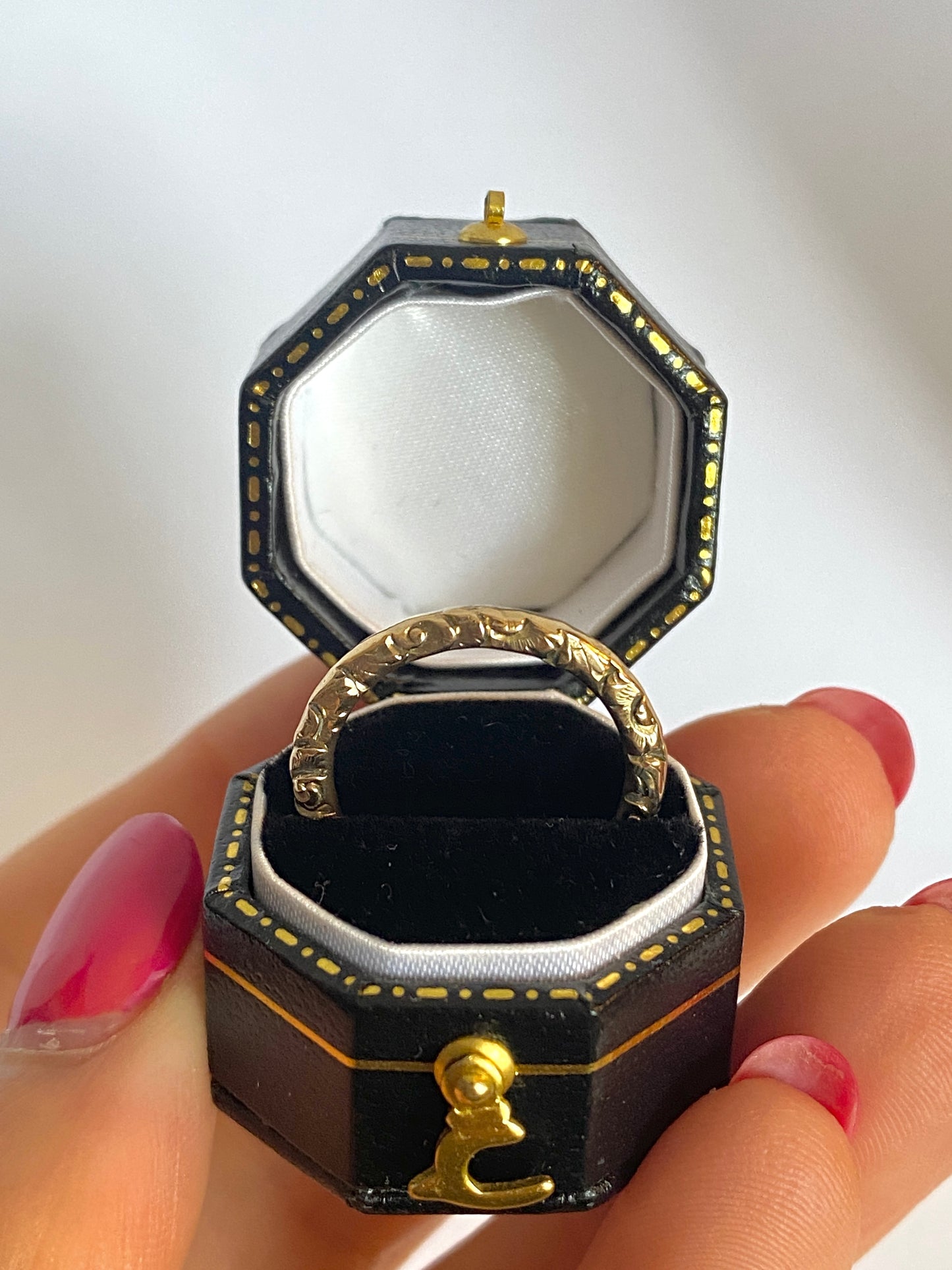 Victorian Gold Cased/Rolled Gold Engraved Split Ring/Pendant