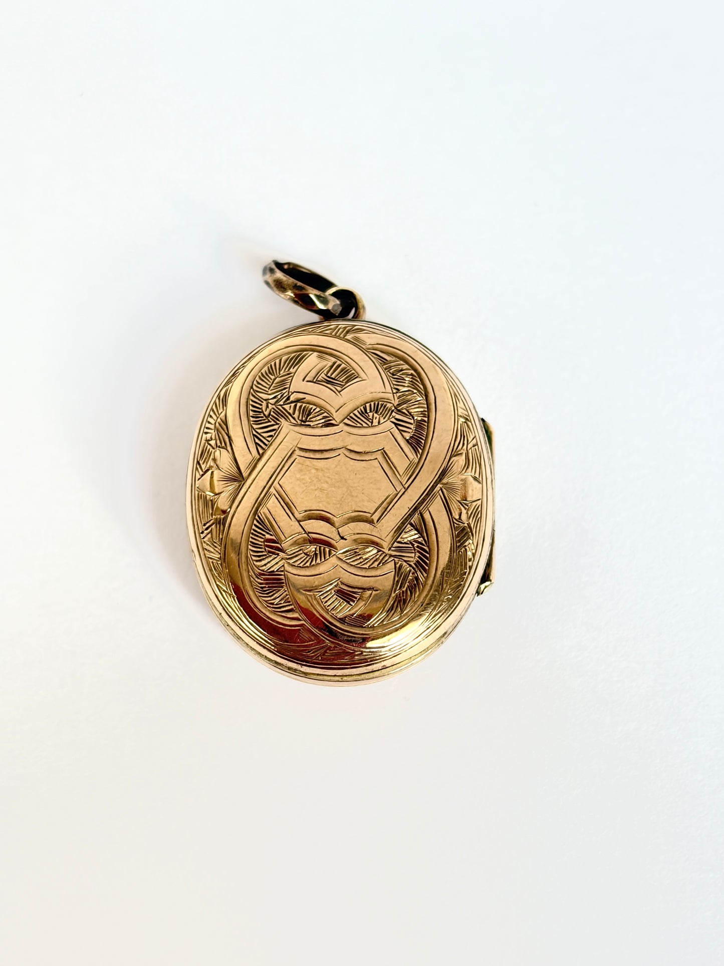 Vintage, 9ct Gold (F&B) Oval Locket with Floral Enamel decoration