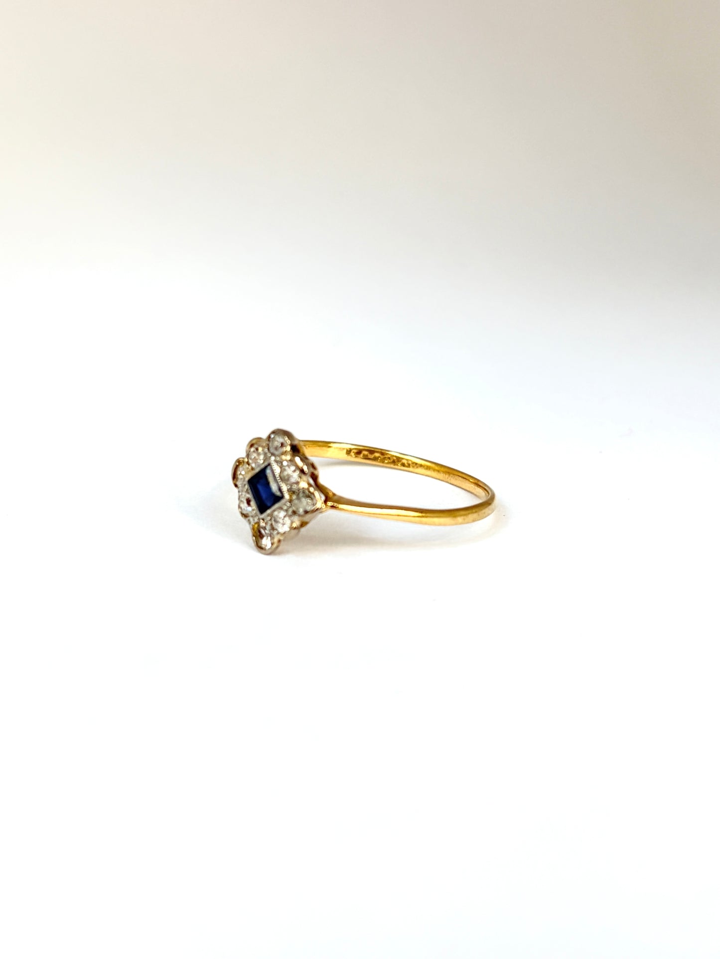 Art Deco (1930s), 18ct Gold, Platinum, Sapphire and Diamond Ring.
