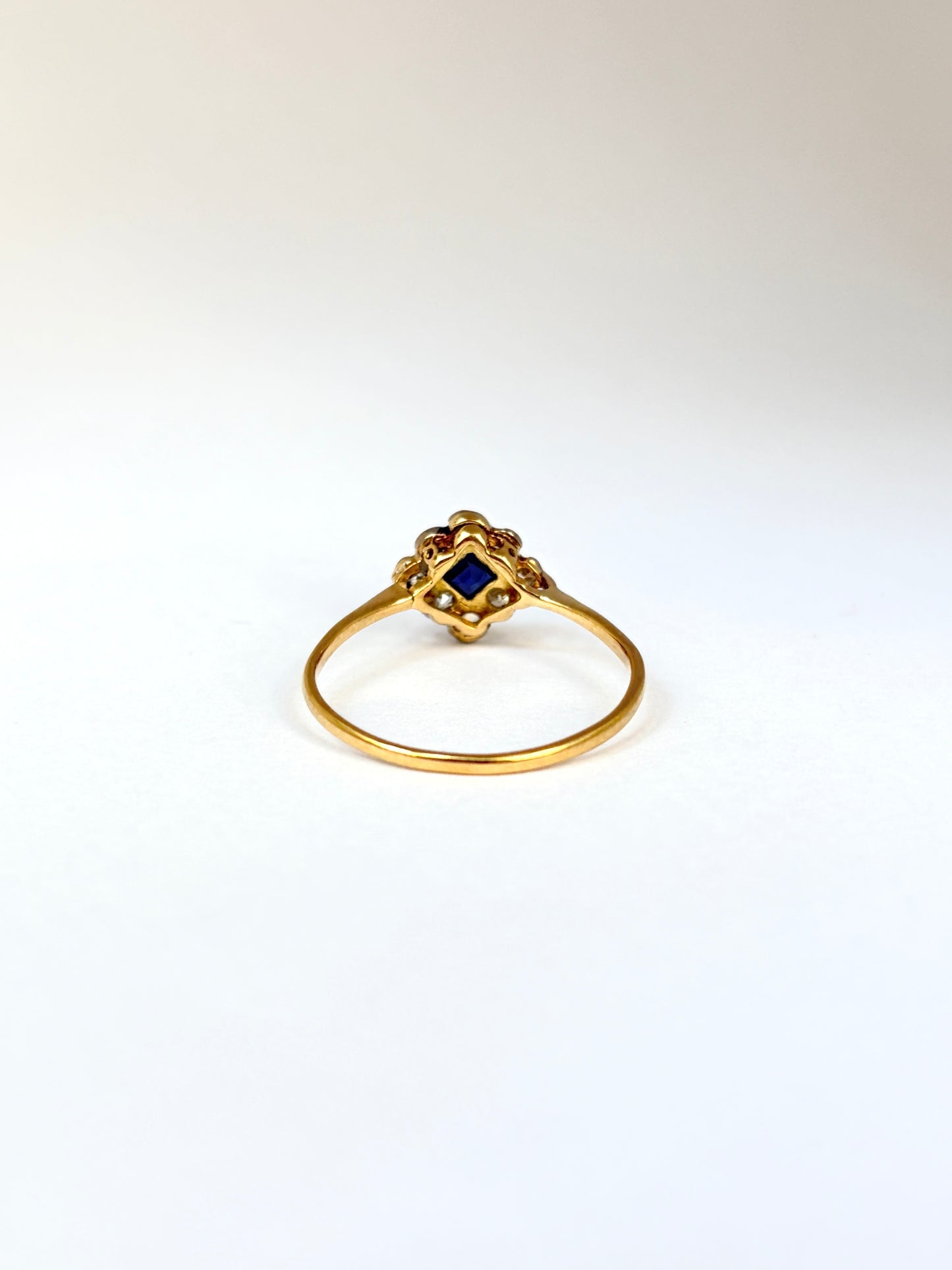 Art Deco (1930s), 18ct Gold, Platinum, Sapphire and Diamond Ring.